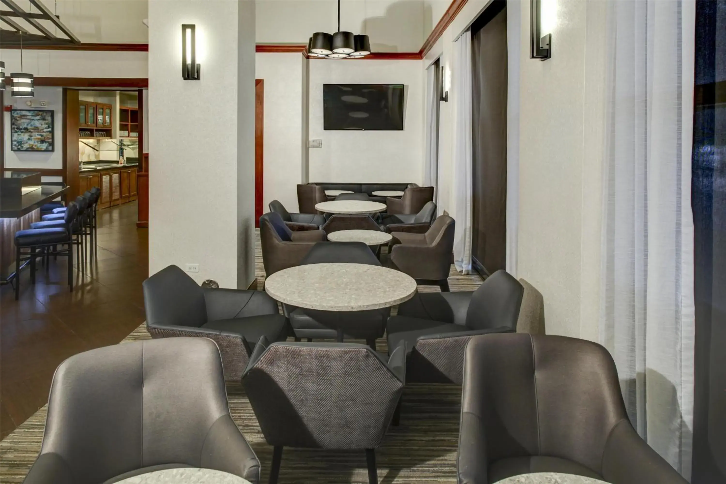 Lounge or bar in Hyatt Place Boise/Towne Square Lounge or bar in Hyatt Place Boise/Towne Square