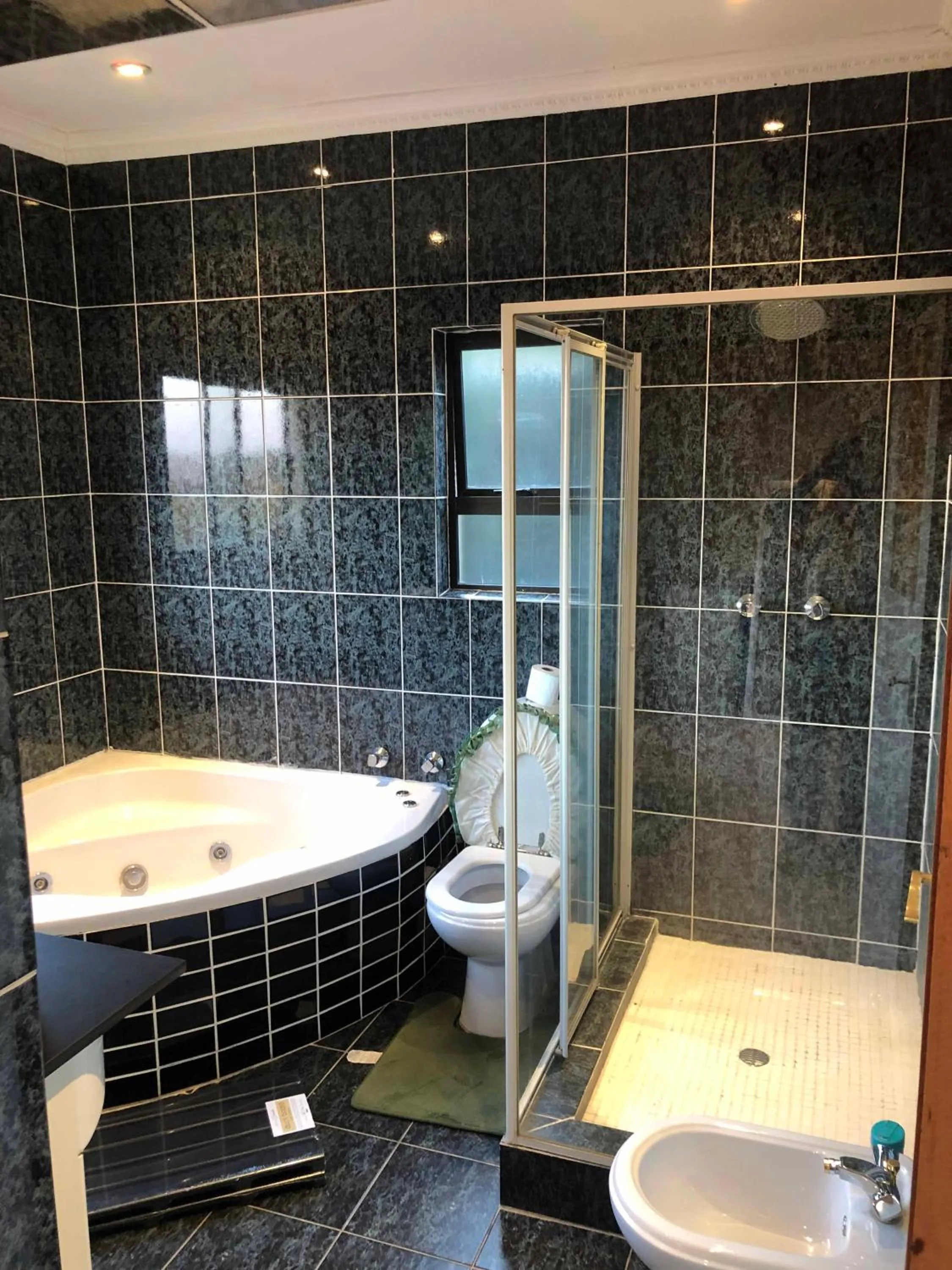 Bathroom in Naomi's Place