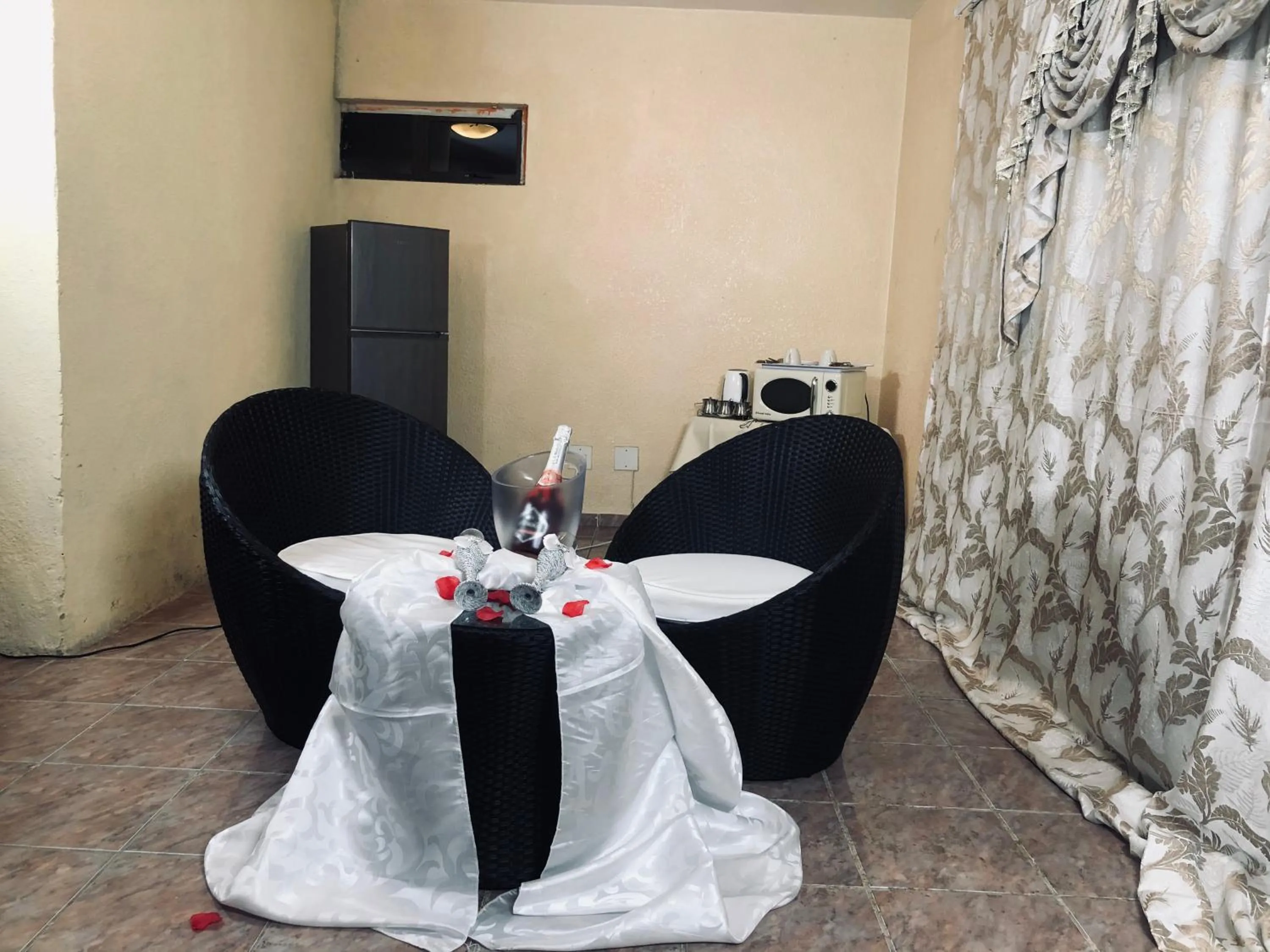 Banquet/Function facilities in Naomi's Place