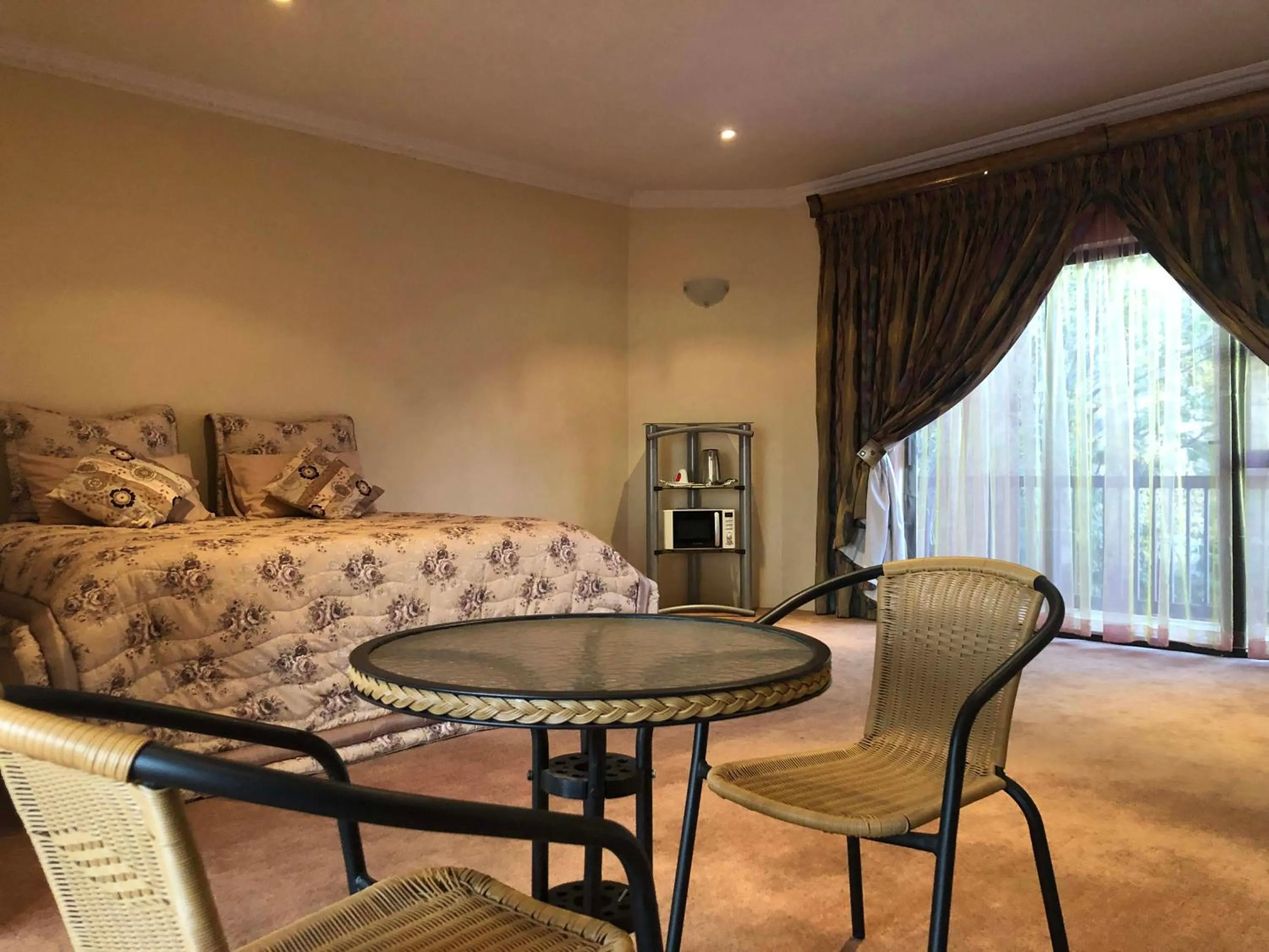 Bedroom in Naomi's Place