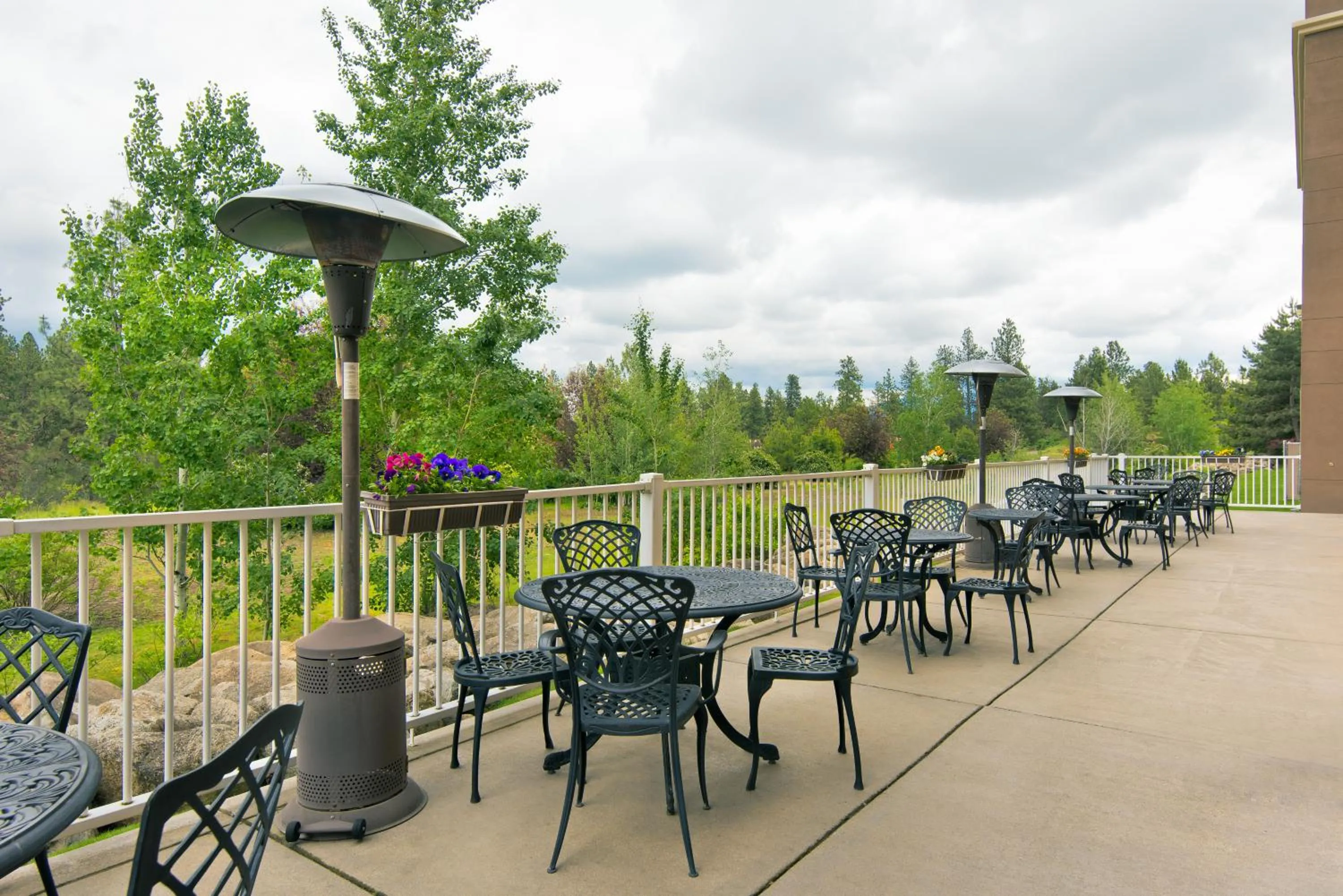 Patio in Oxford Suites Spokane Valley