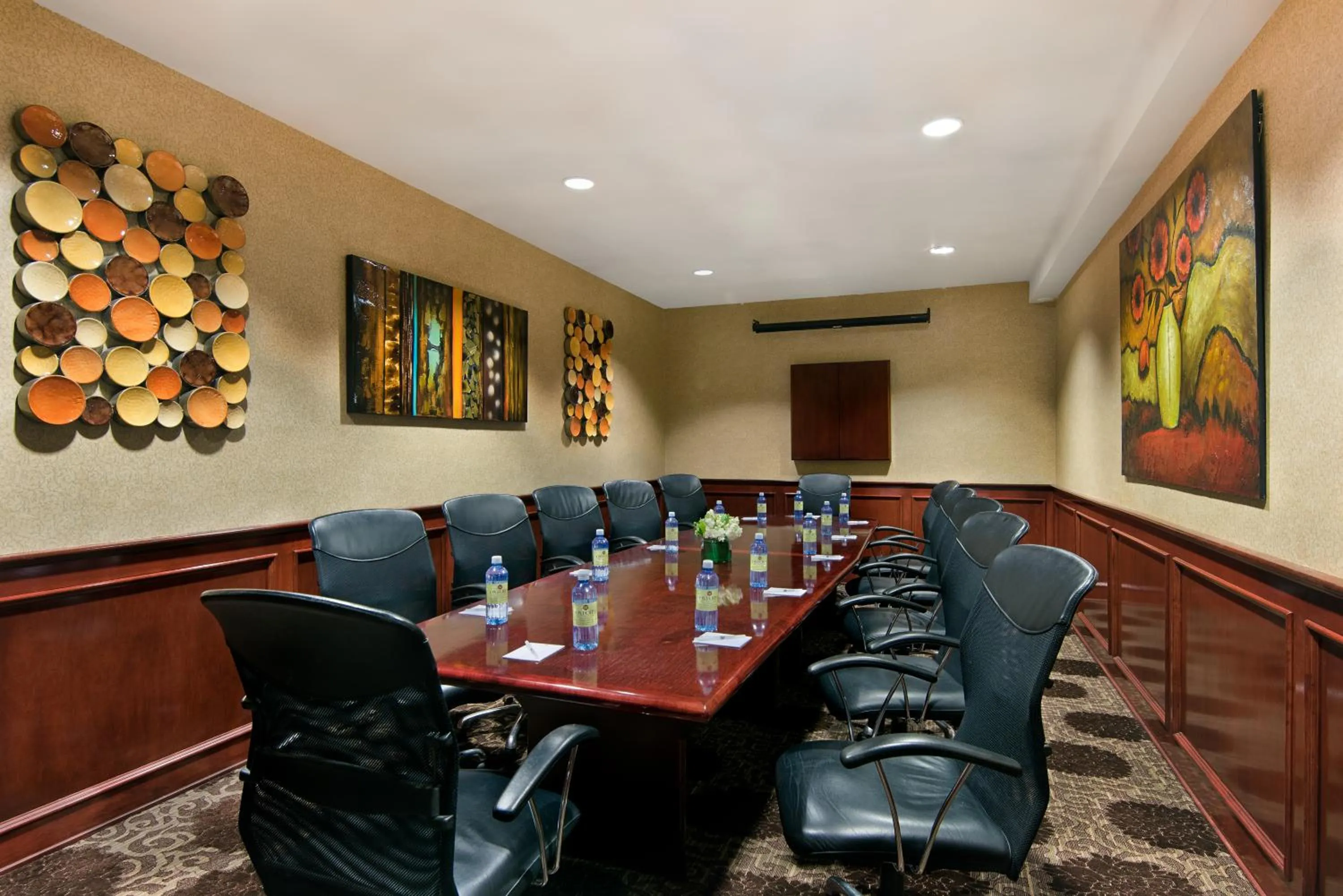 Meeting/conference room in Oxford Suites Spokane Valley