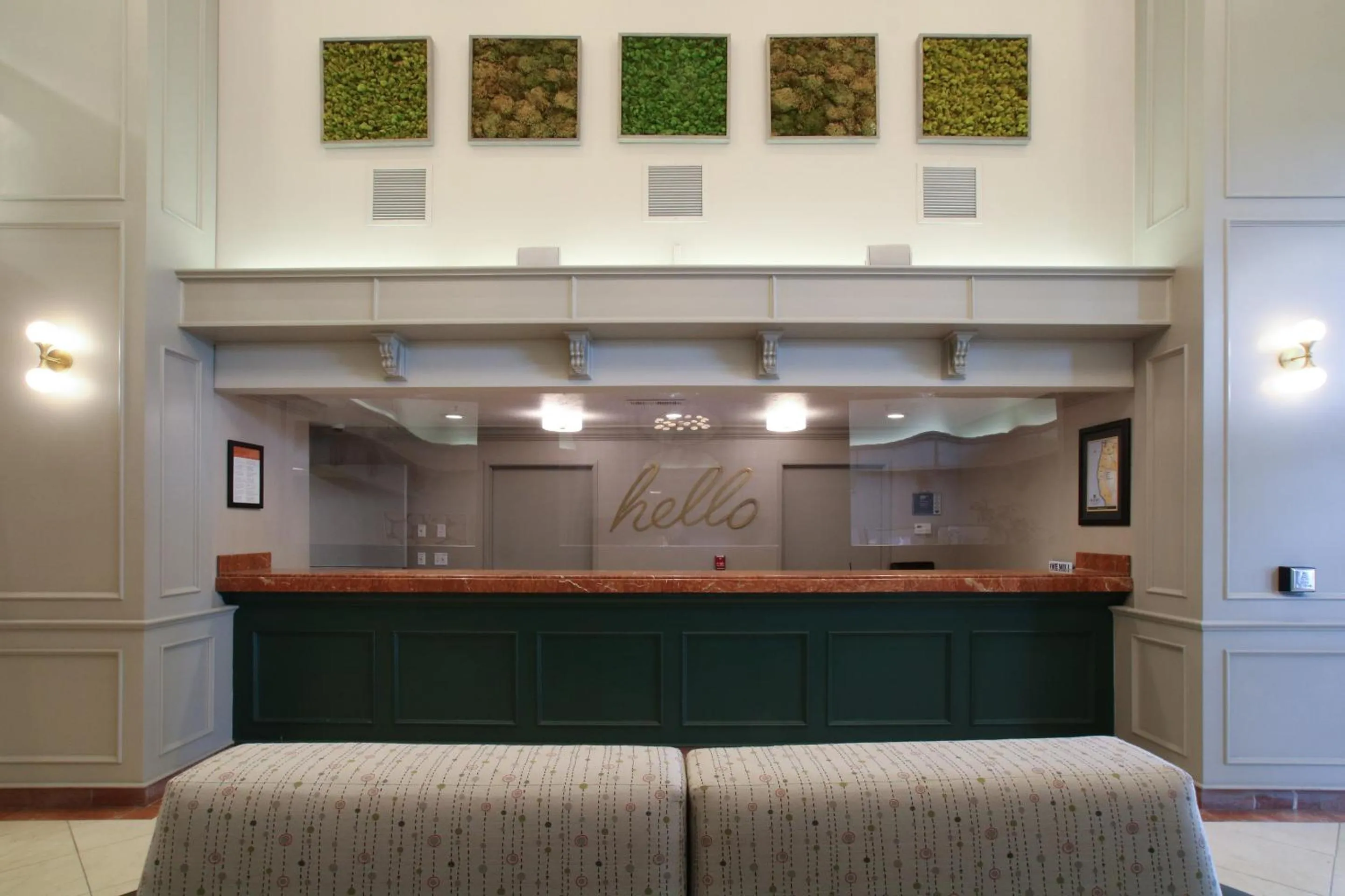Lobby or reception in Oxford Suites Spokane Valley