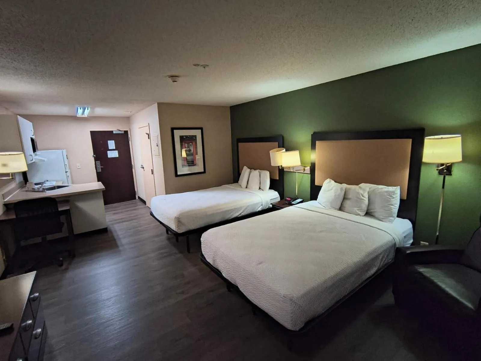 Bed in Extended Stay America Suites - Chicago - Schaumburg - I-90