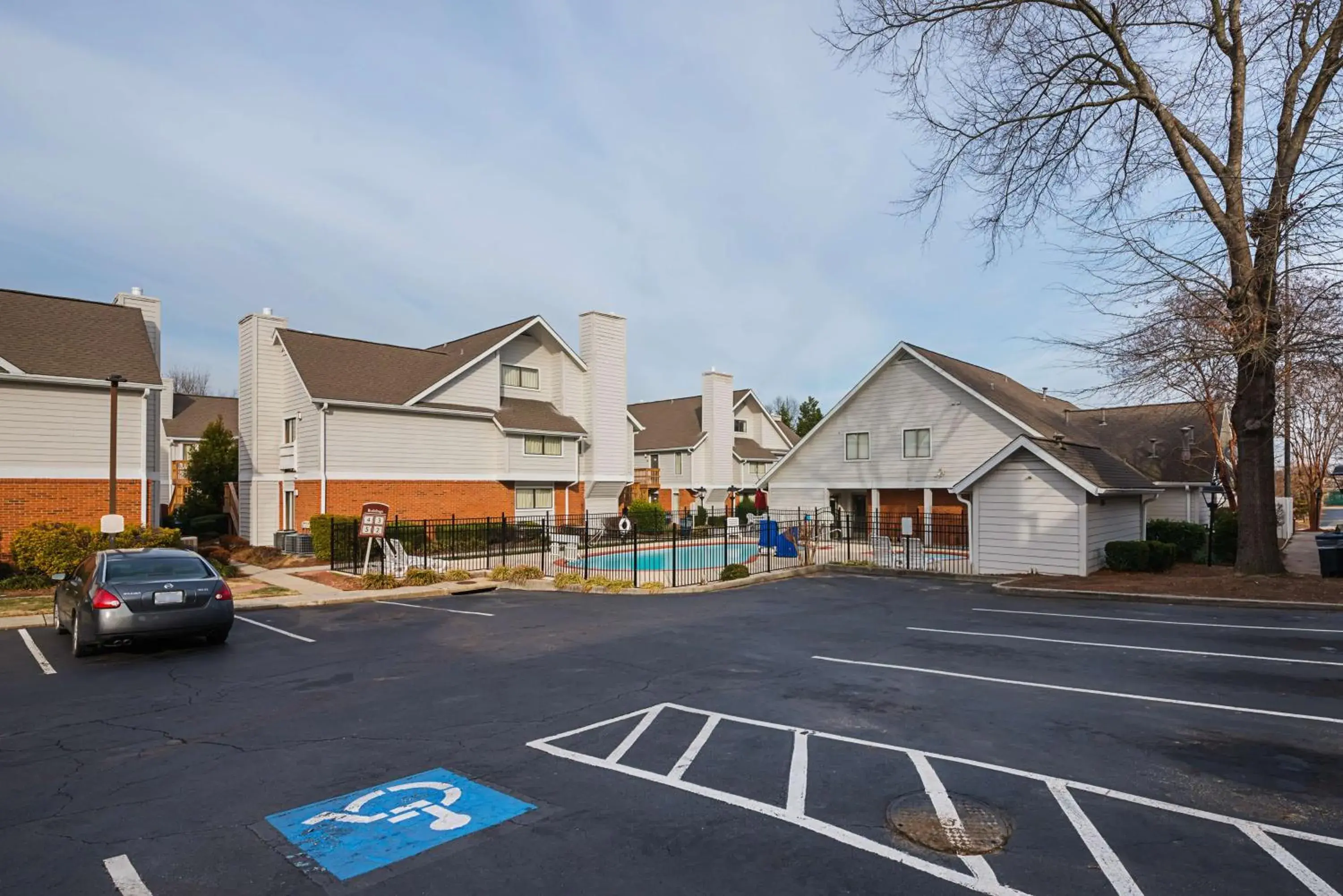 Property building in Studio 6-Greensboro, NC Property building in Studio 6-Greensboro, NC