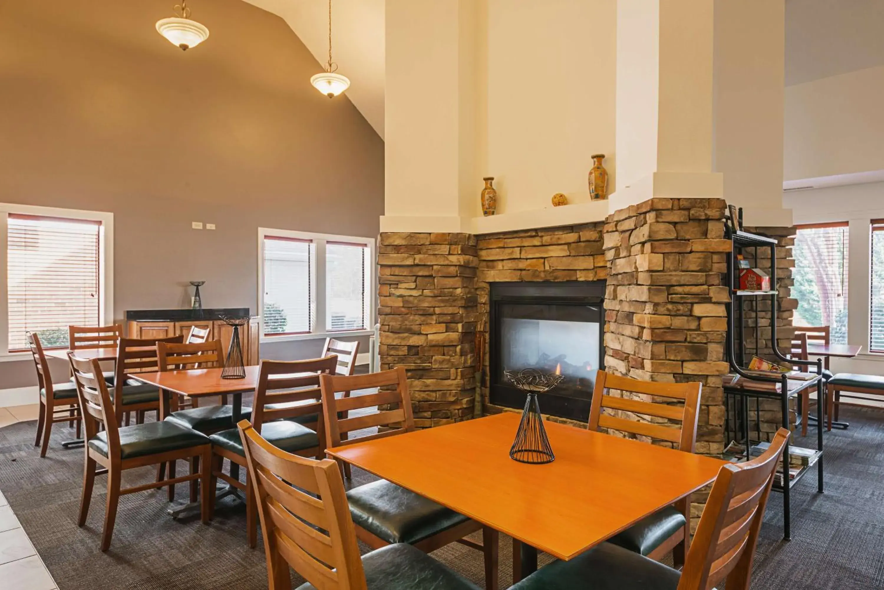 Restaurant/places to eat in Studio 6-Greensboro, NC Restaurant/places to eat in Studio 6-Greensboro, NC