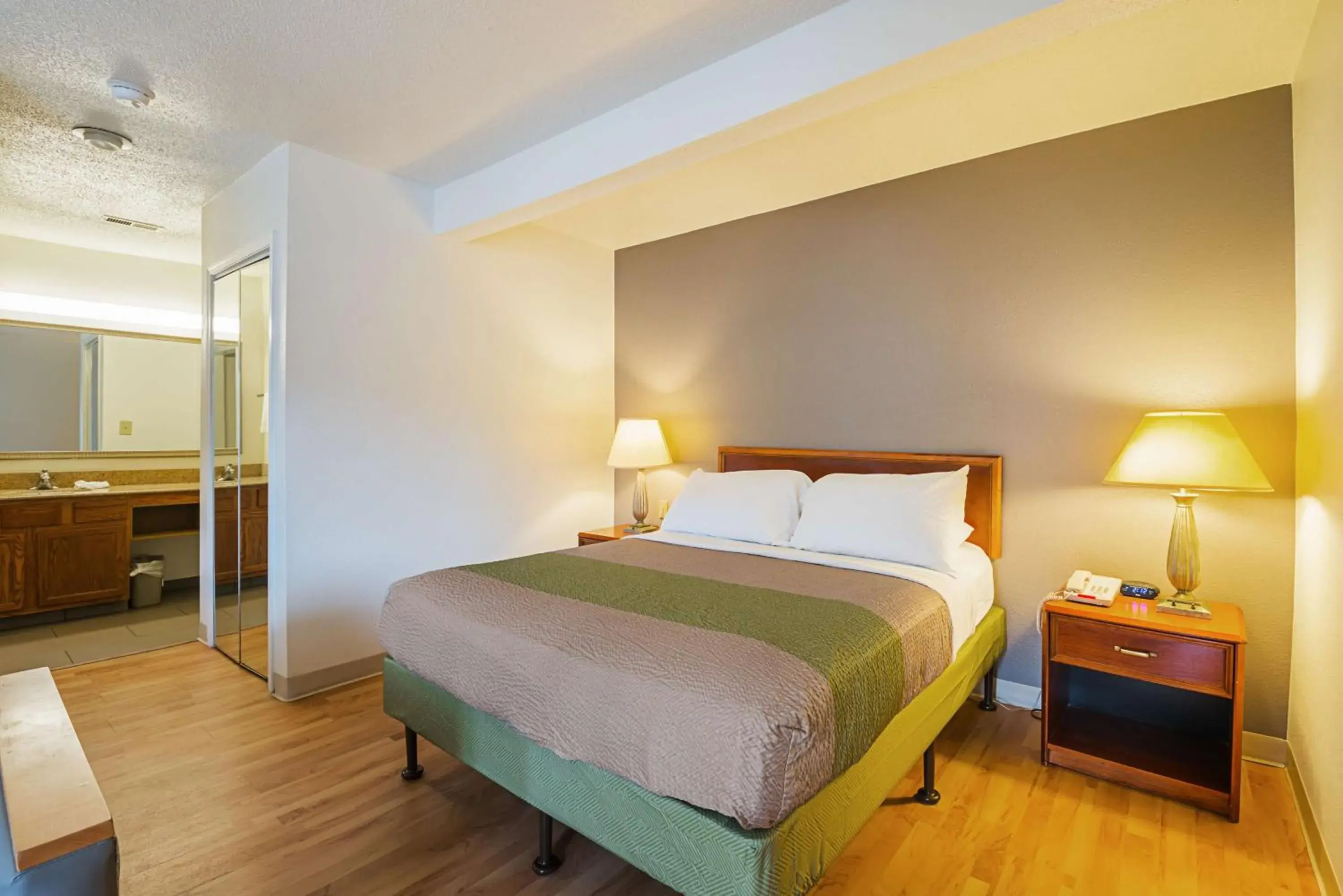 Photo of the whole room, Bed in Studio 6-Greensboro, NC Photo of the whole room, Bed in Studio 6-Greensboro, NC