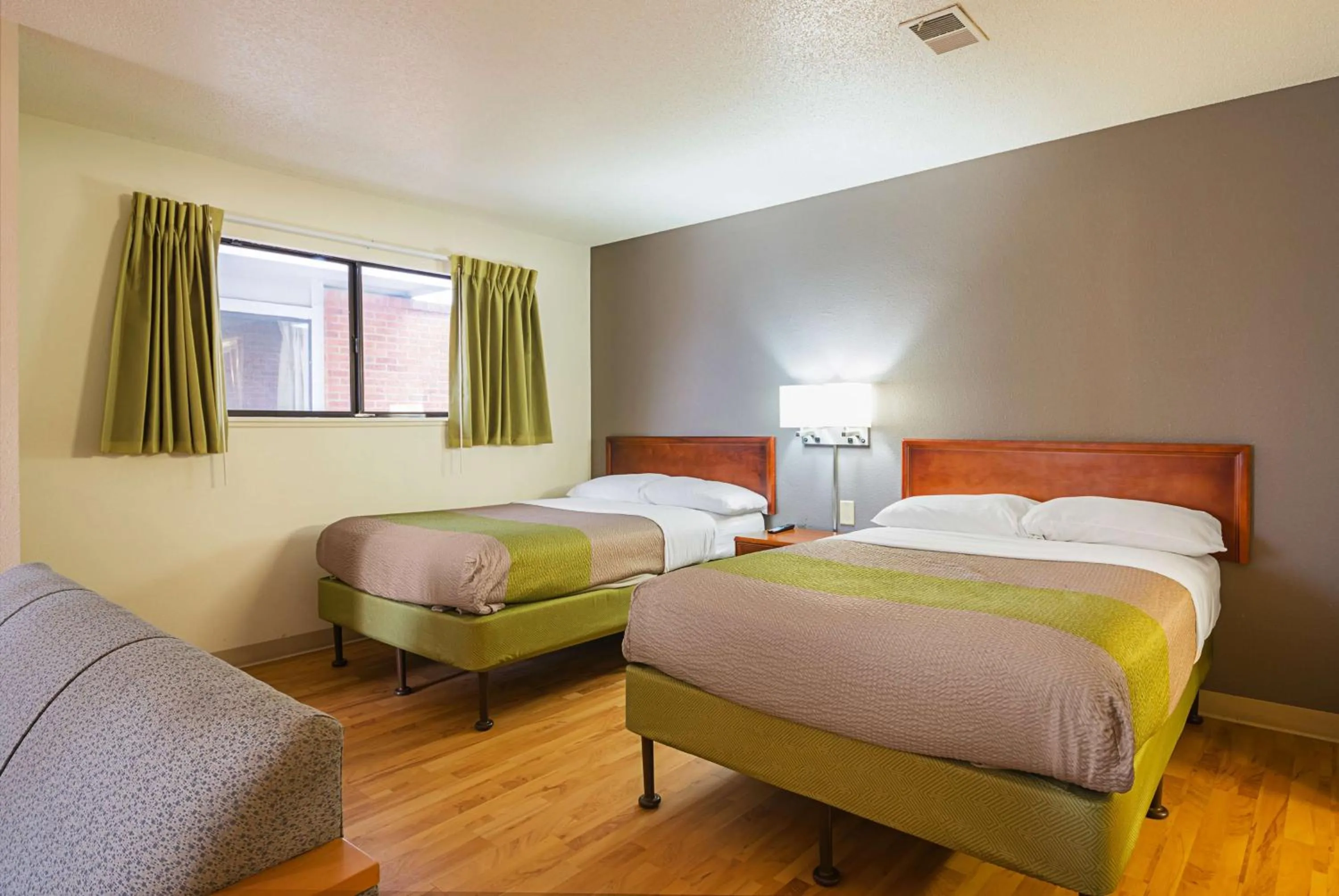 Photo of the whole room, Bed in Studio 6-Greensboro, NC