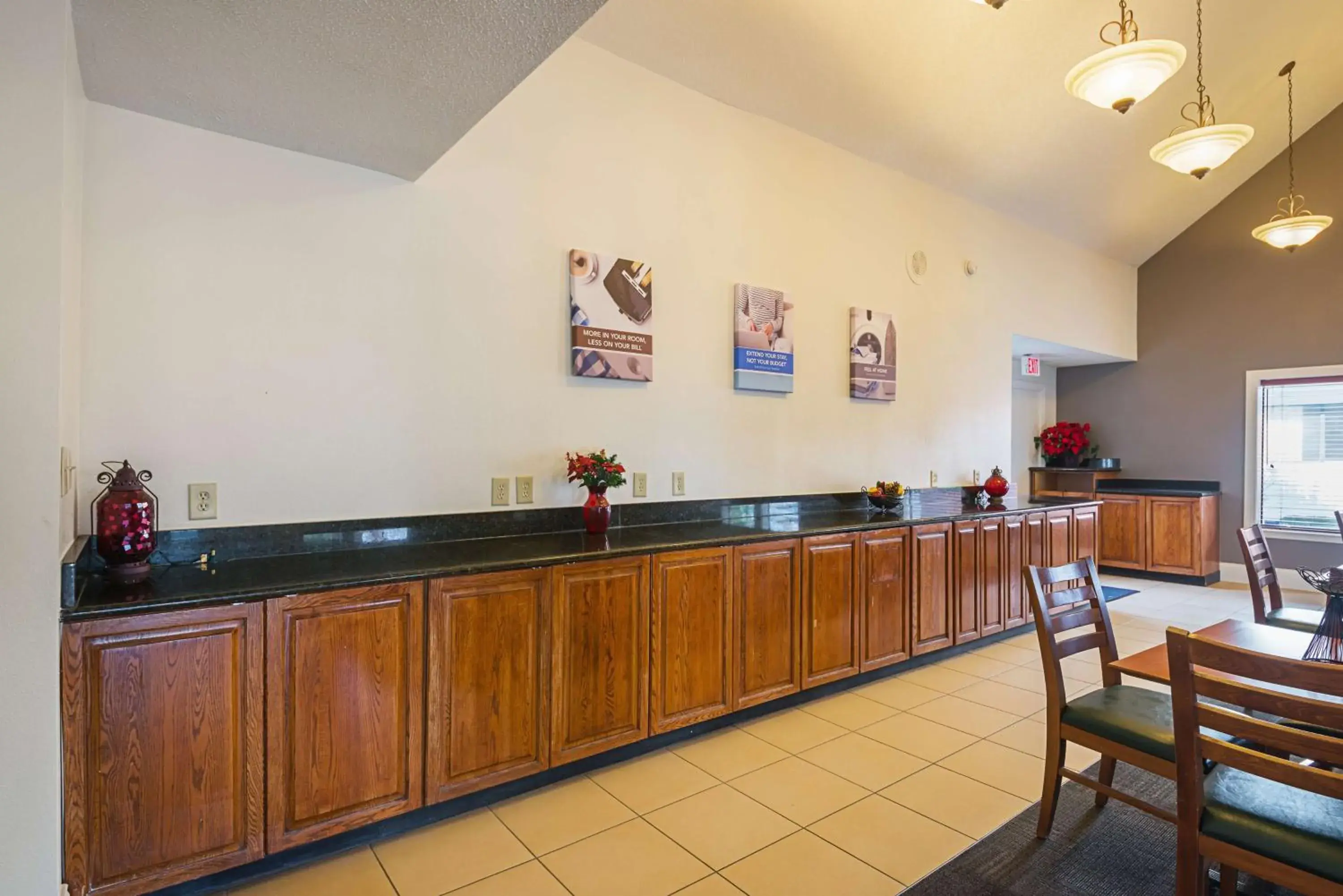 Restaurant/places to eat in Studio 6-Greensboro, NC Restaurant/places to eat in Studio 6-Greensboro, NC