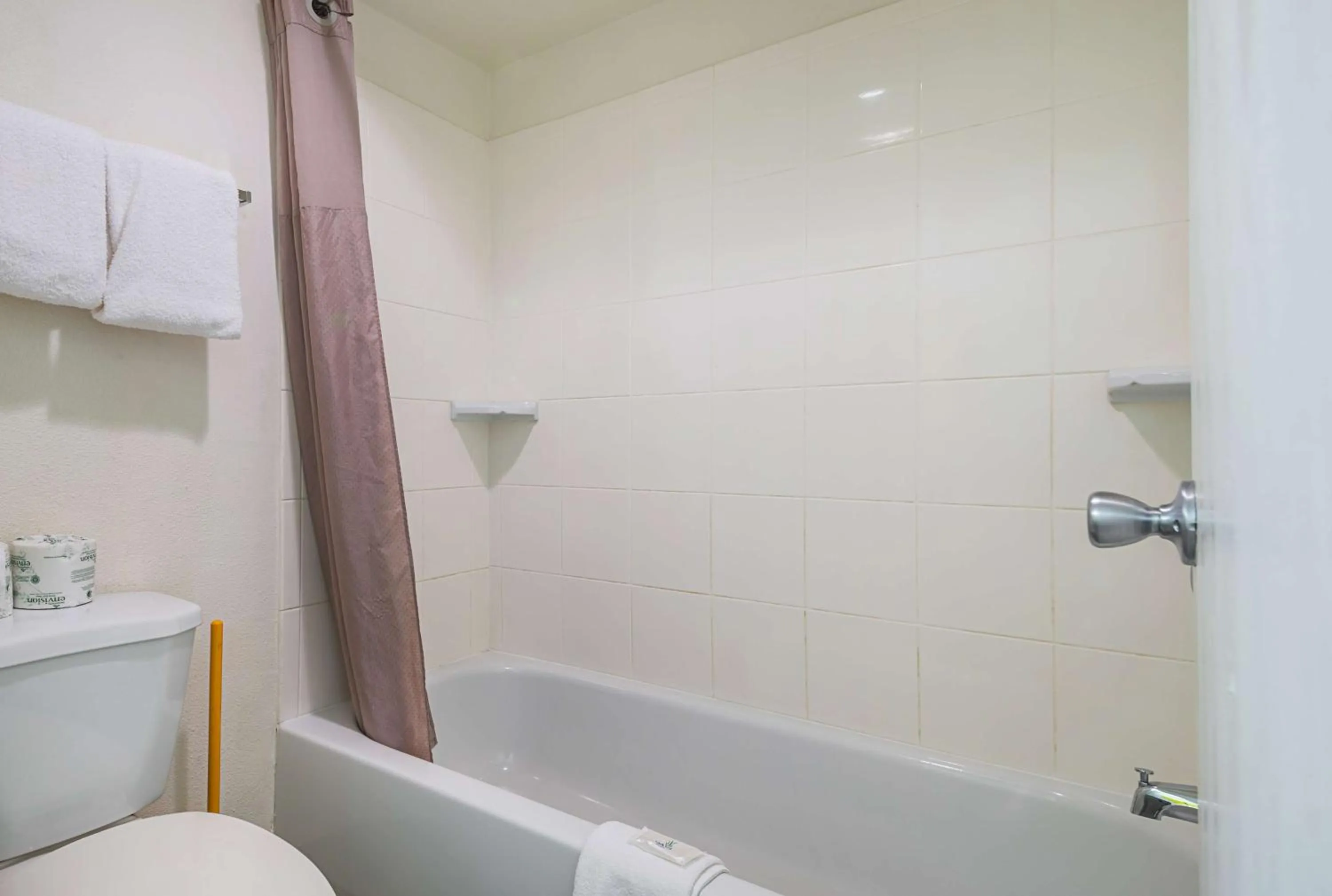 Toilet in Studio 6-Greensboro, NC