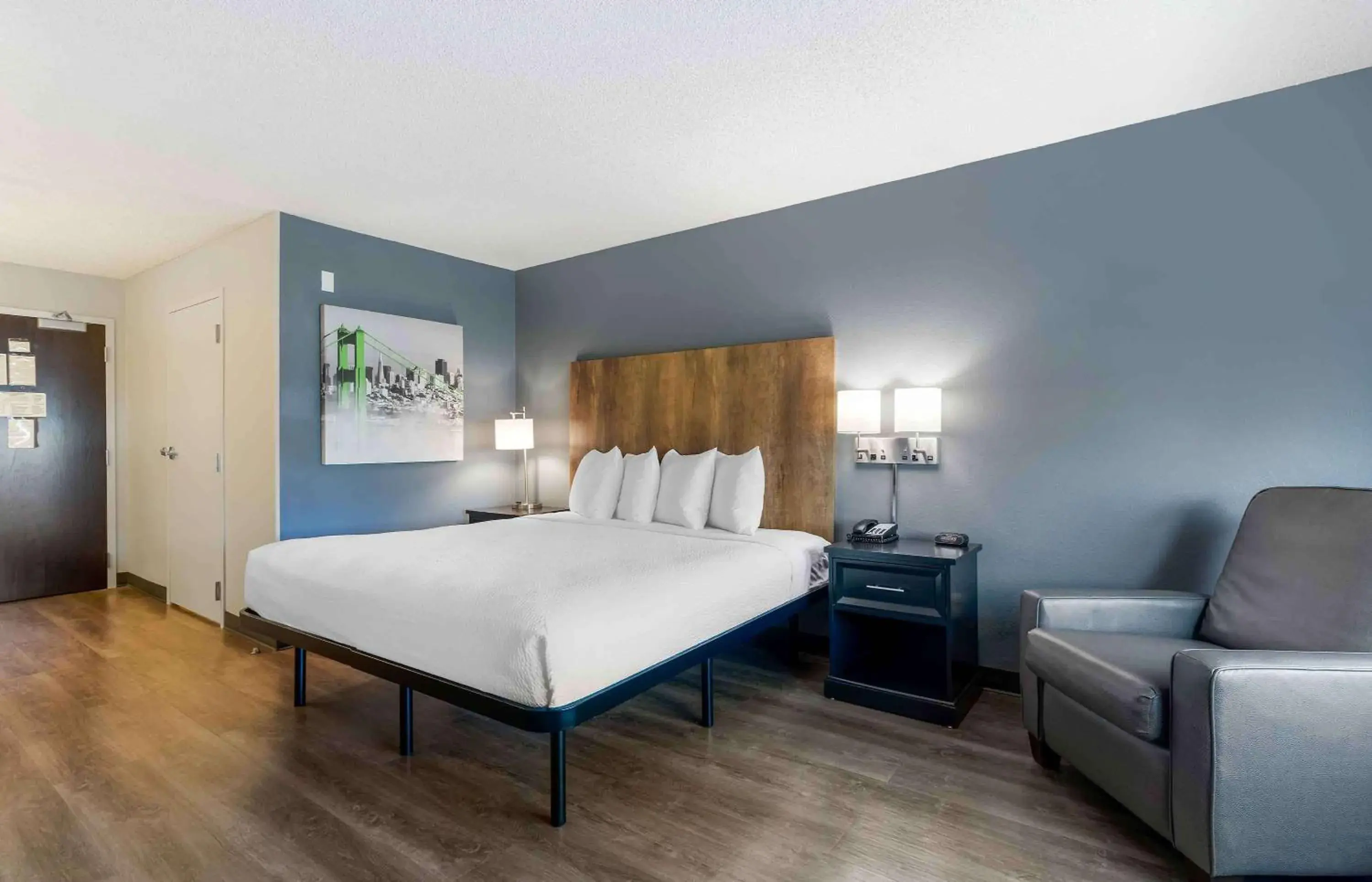 Bedroom, Bed in Extended Stay America Suites - San Ramon - Bishop Ranch - East Bedroom, Bed in Extended Stay America Suites - San Ramon - Bishop Ranch - East