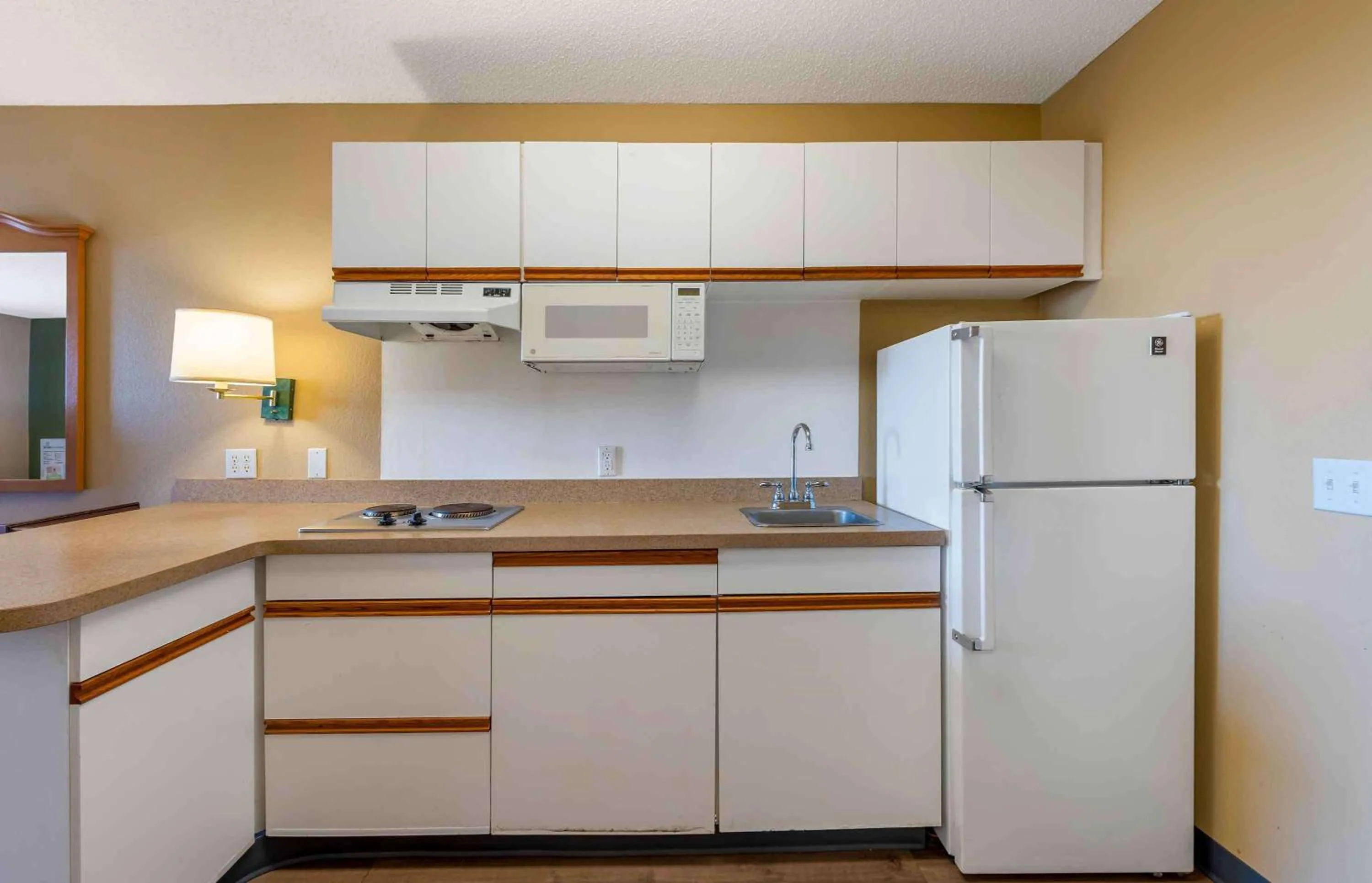 Kitchen or kitchenette in Extended Stay America Suites - Minneapolis - Airport - Eagan - North