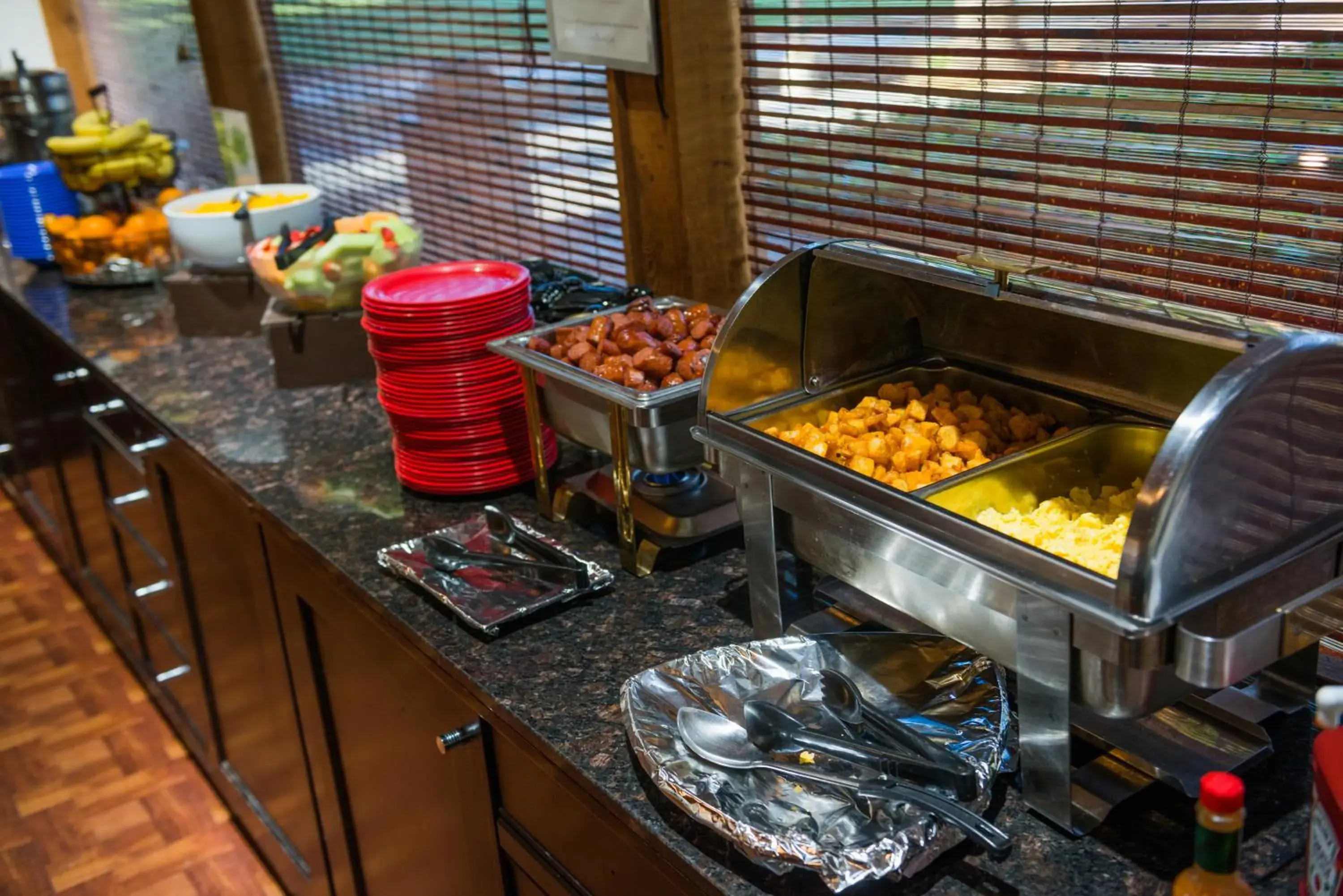 Buffet breakfast in Los Gatos Lodge Buffet breakfast in Los Gatos Lodge