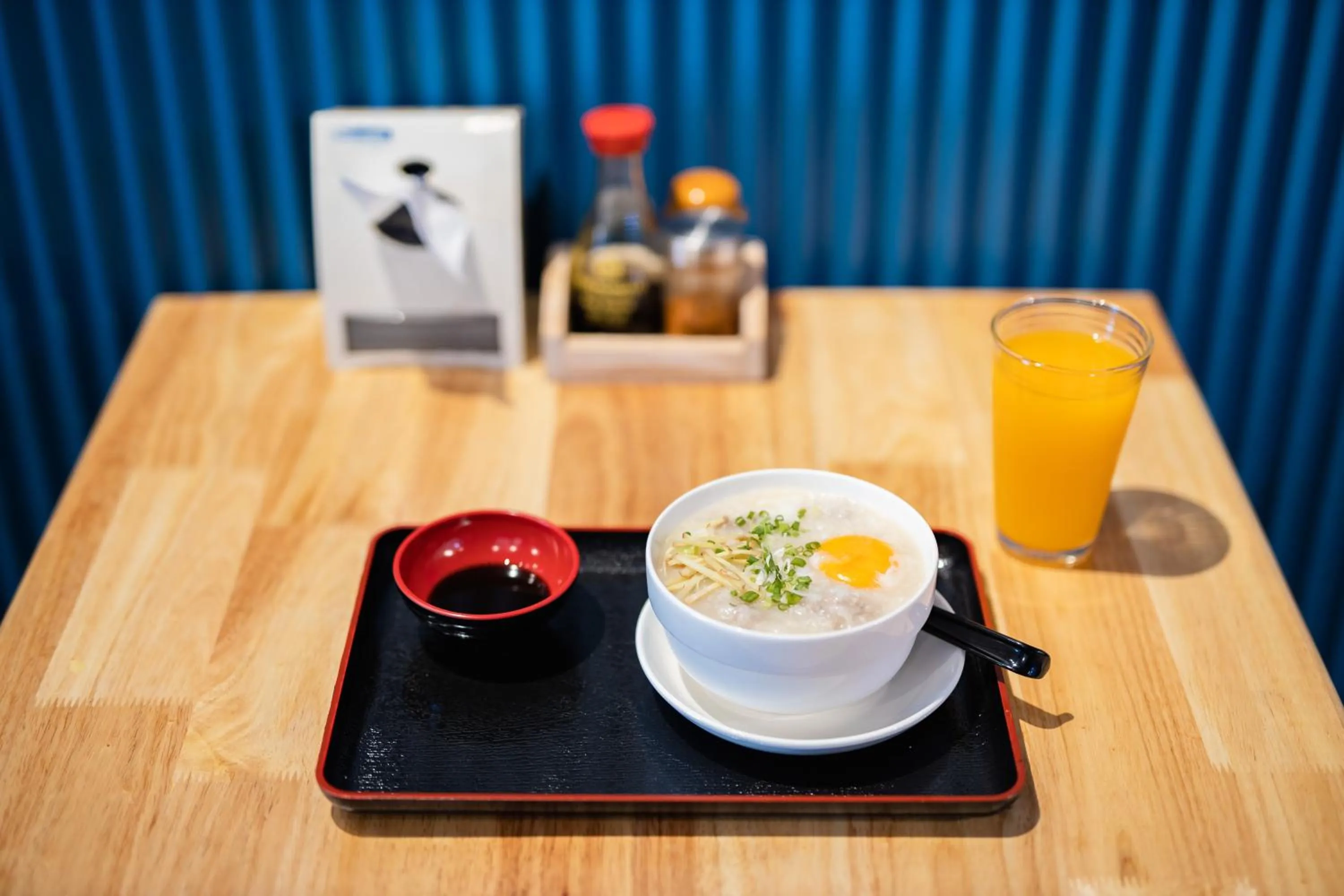 Food and drinks in Every Surawong