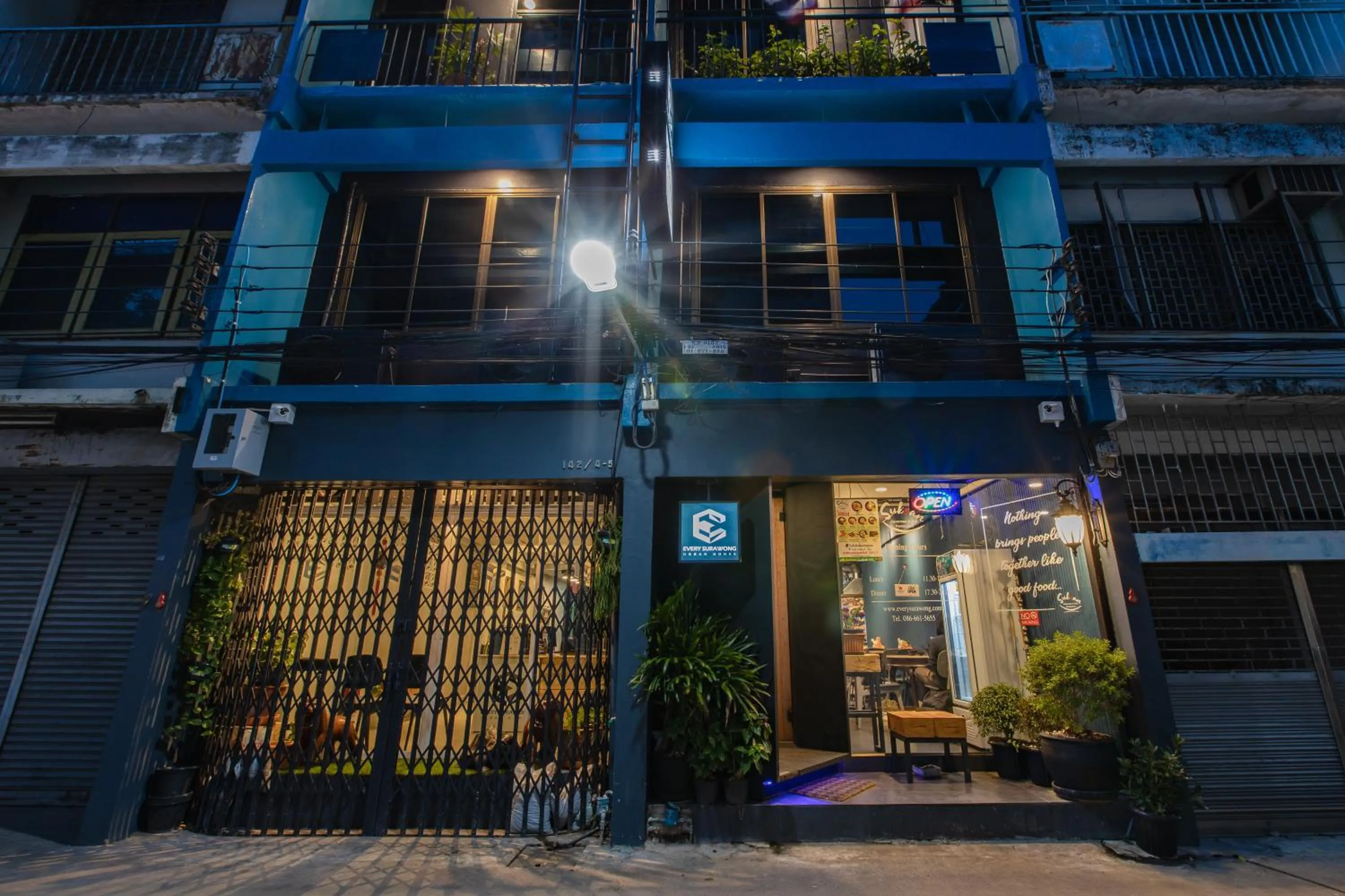 Facade/entrance in Every Surawong