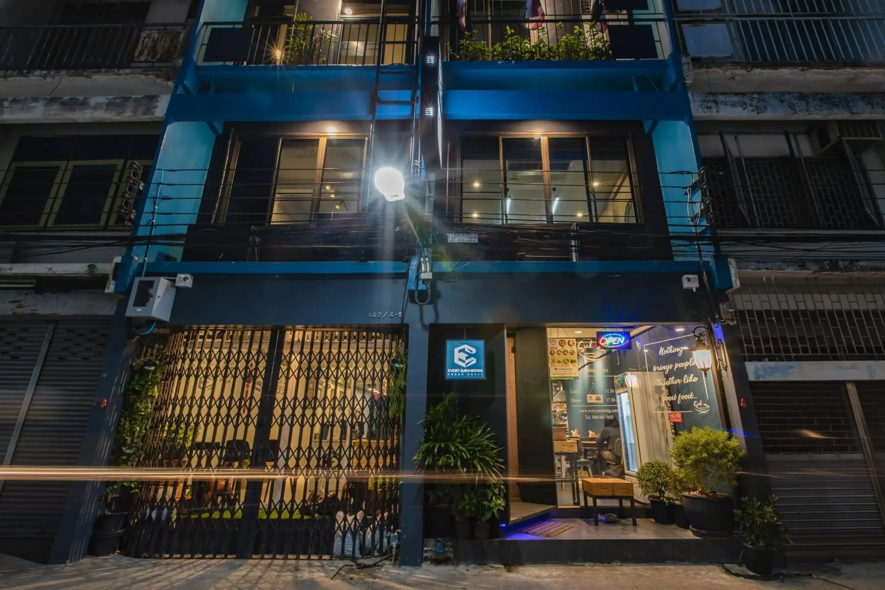 Property building in Every Surawong Property building in Every Surawong