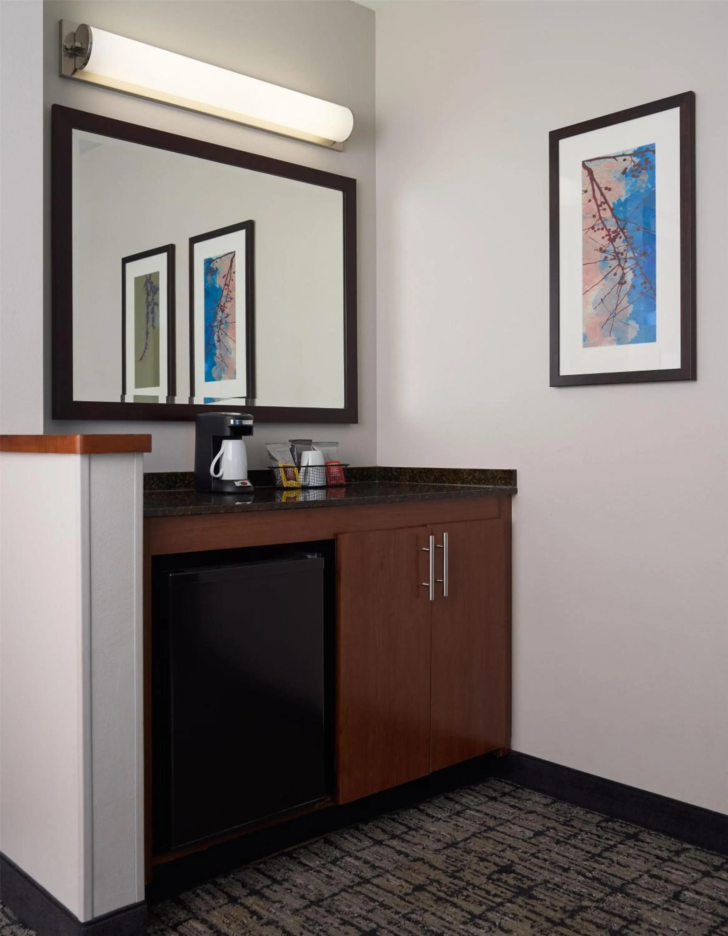 Bedroom in Hyatt Place Salt Lake City Downtown / The Gateway