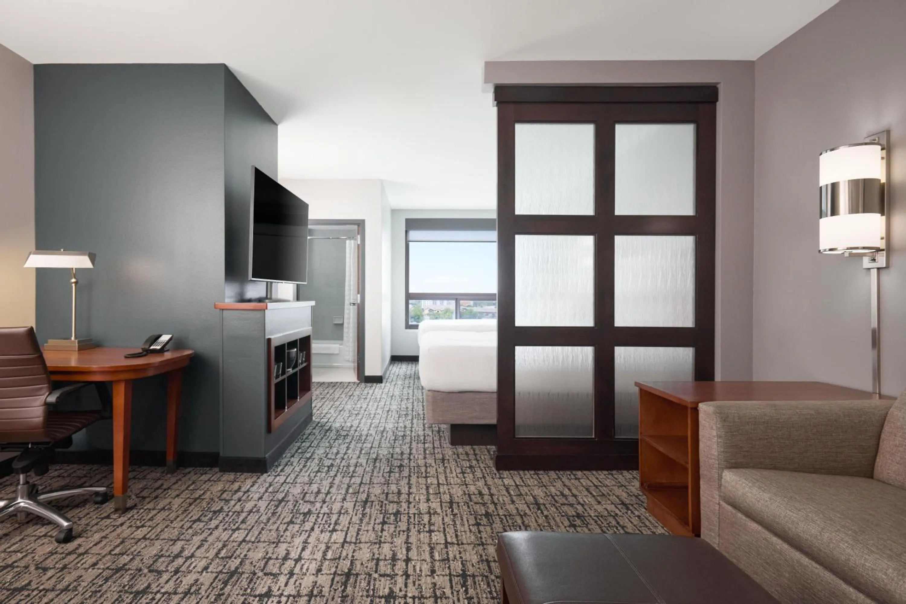 Bedroom in Hyatt Place Salt Lake City Downtown / The Gateway