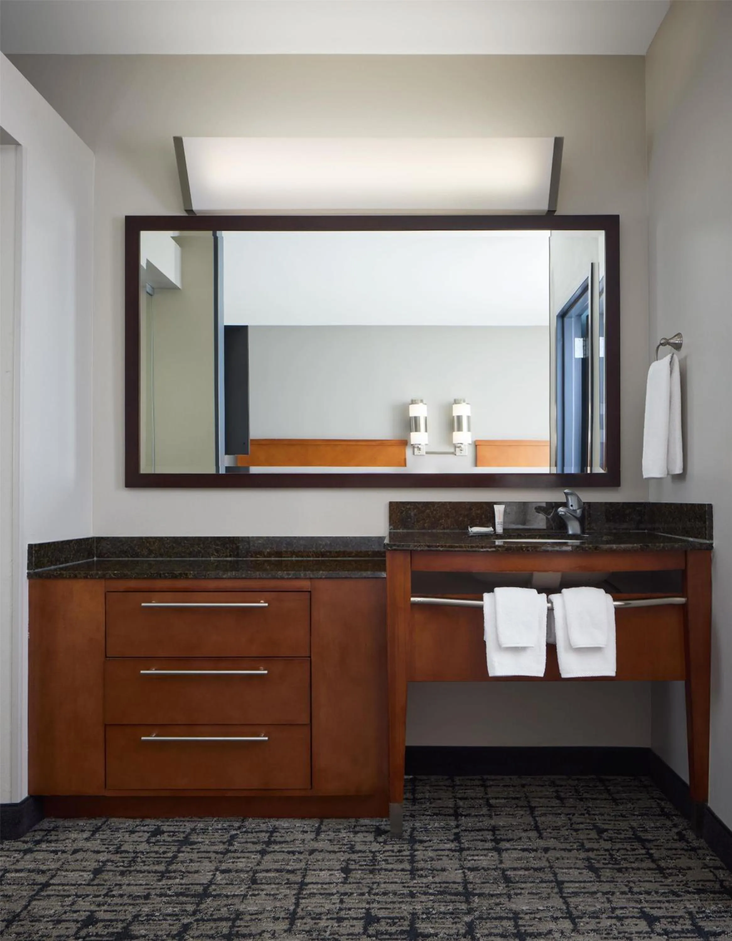 Bathroom in Hyatt Place Salt Lake City Downtown / The Gateway
