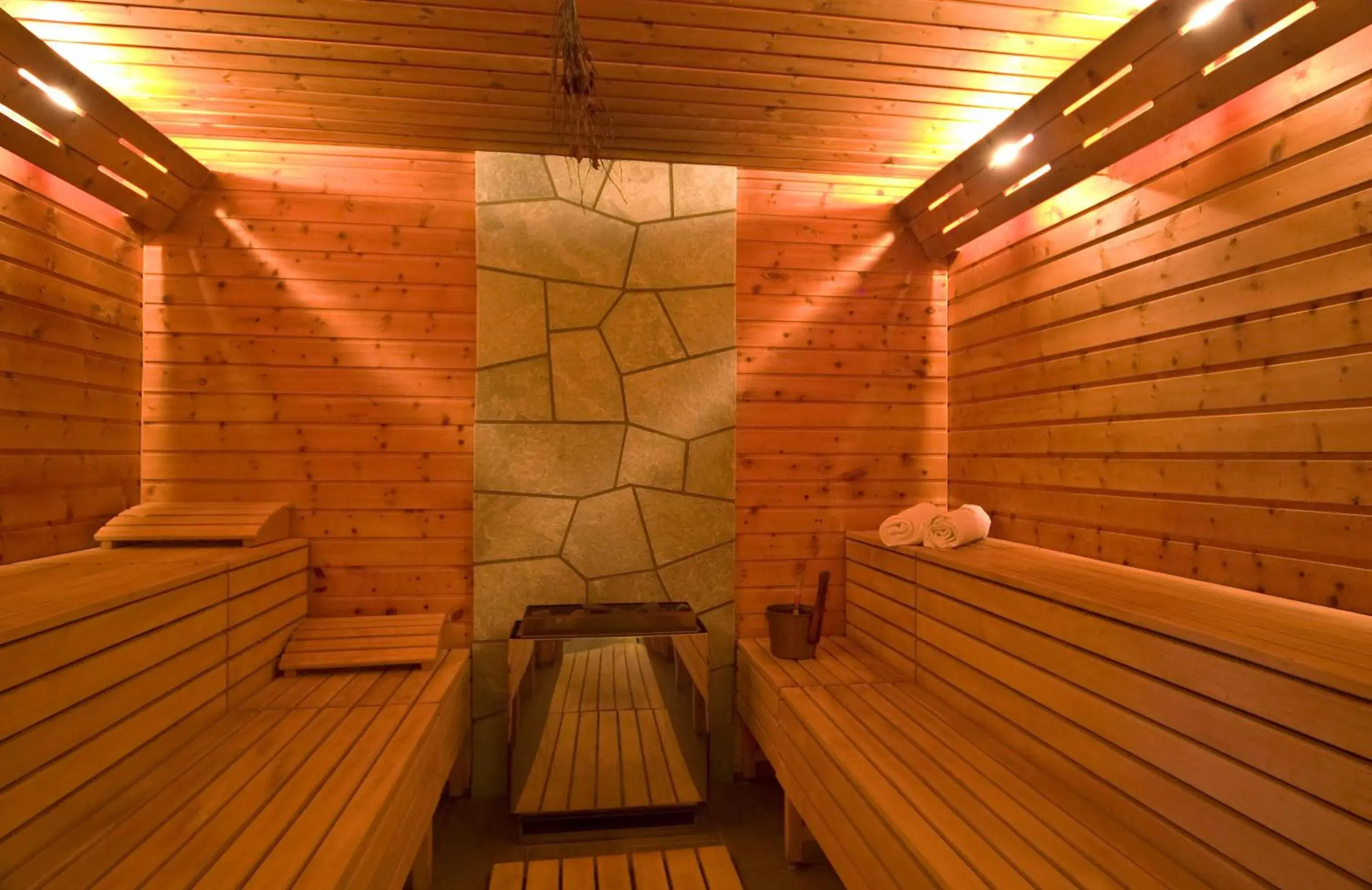 Spa and wellness centre/facilities in Mirabeau Alpine Spa and wellness centre/facilities in Mirabeau Alpine