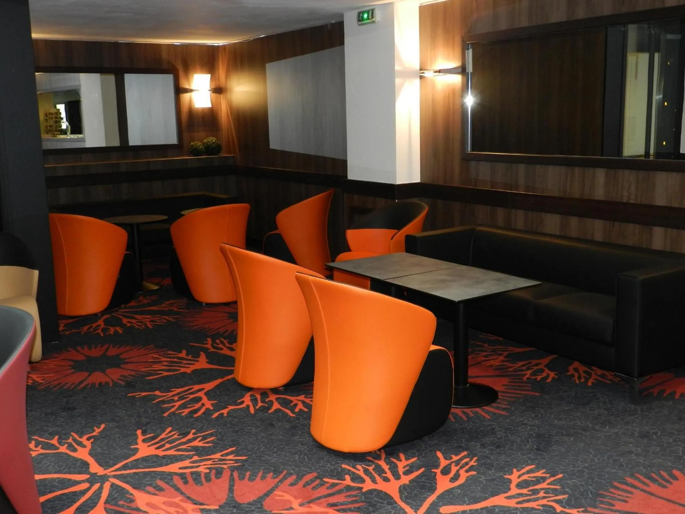 Lounge or bar in Hôtel Gloria & Avenue