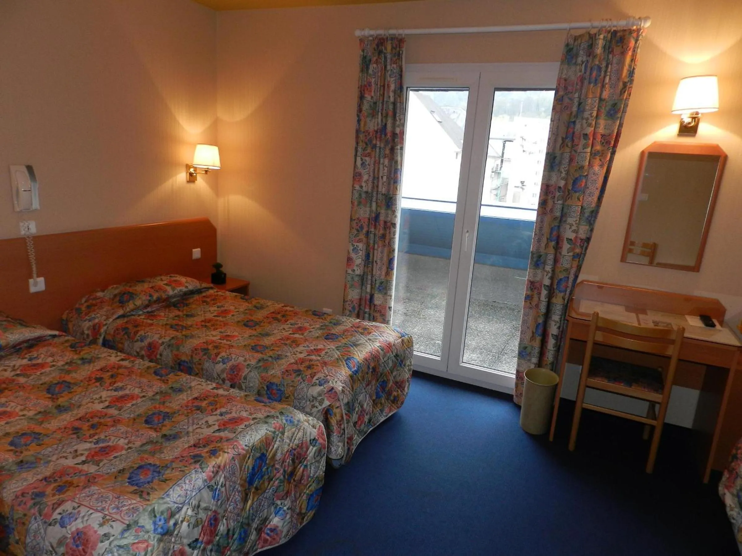 Bed in Hôtel Gloria & Avenue