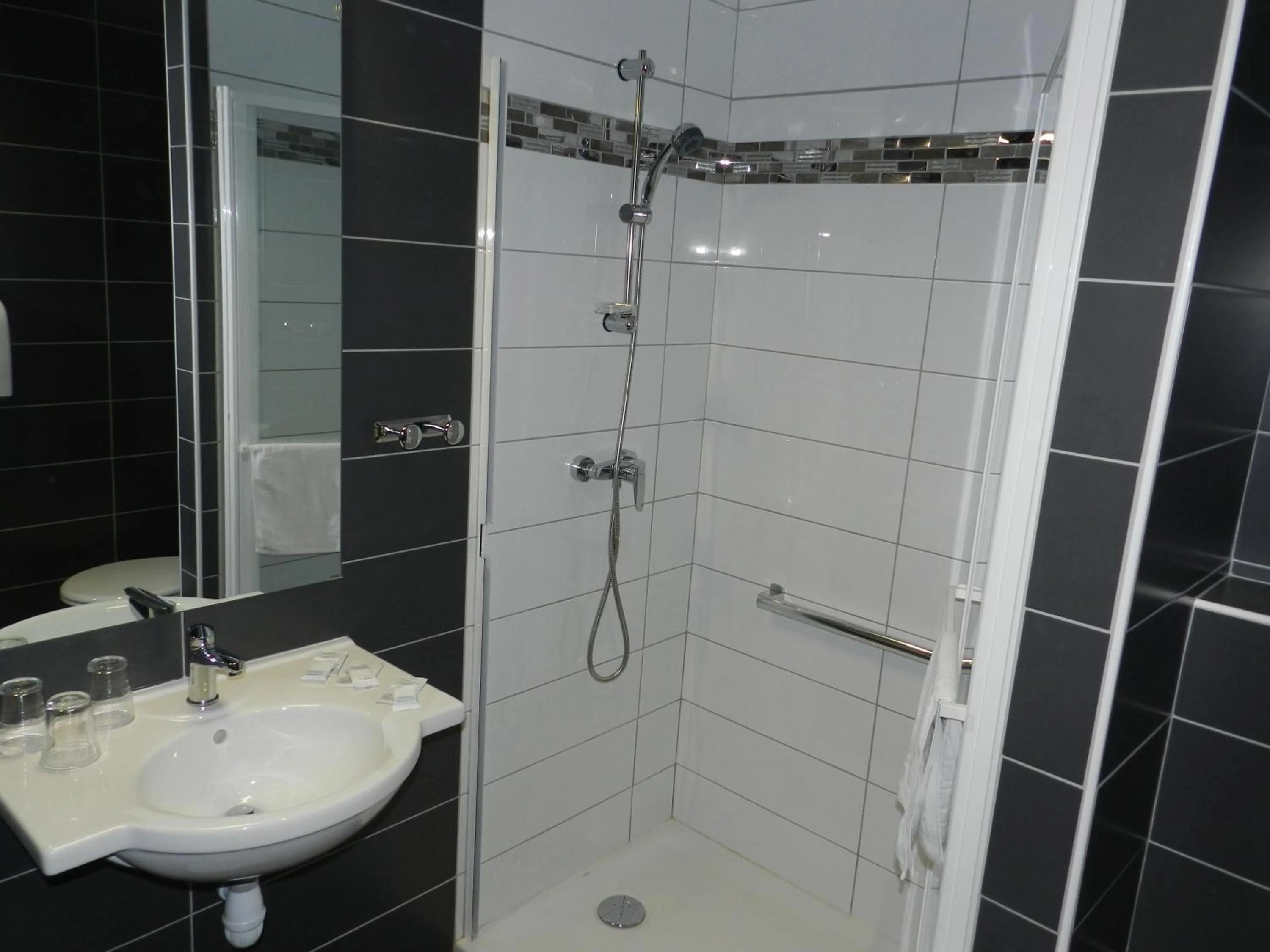 Bathroom in Hôtel Gloria & Avenue