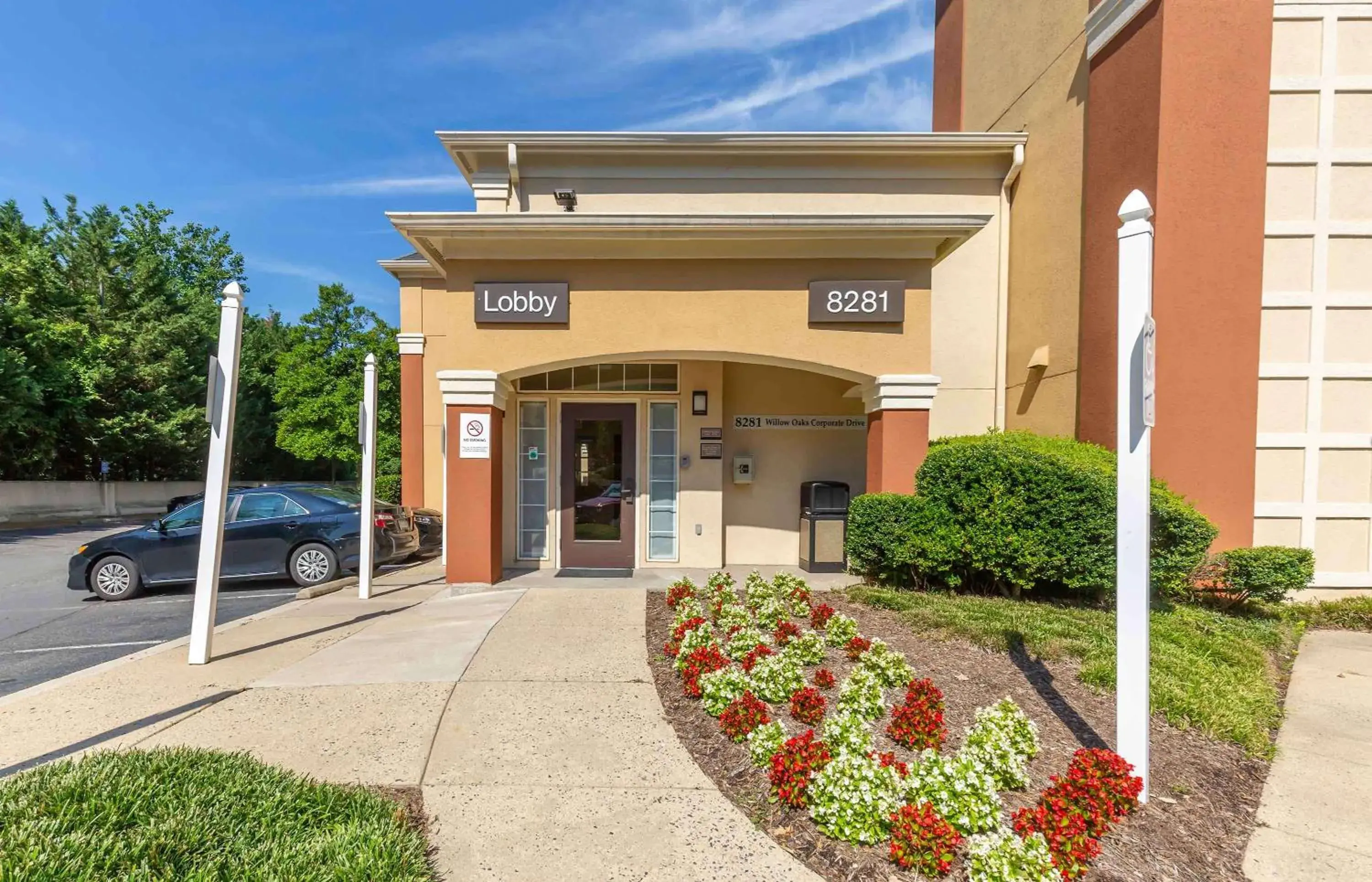 Property building in Extended Stay America Suites - Washington, DC - Falls Church - Merrifield Property building in Extended Stay America Suites - Washington, DC - Falls Church - Merrifield