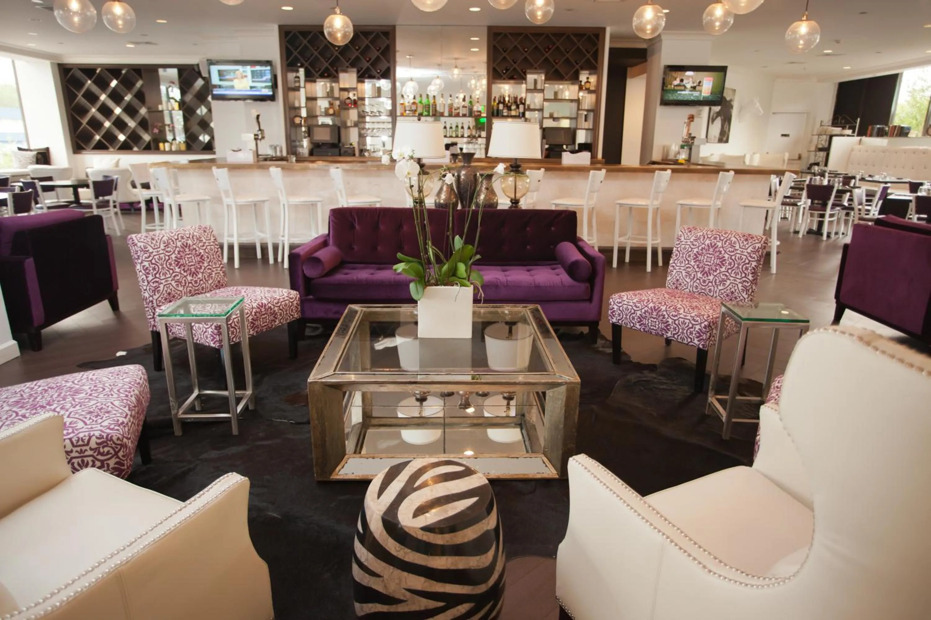 Lounge or bar in Hotel NoMa, Trademark Collection by Wyndham