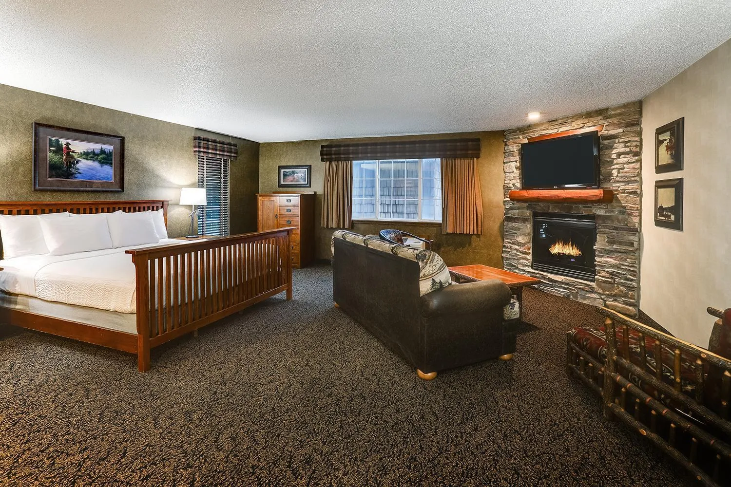 Bedroom, Bed in Stoney Creek Hotel St. Joseph