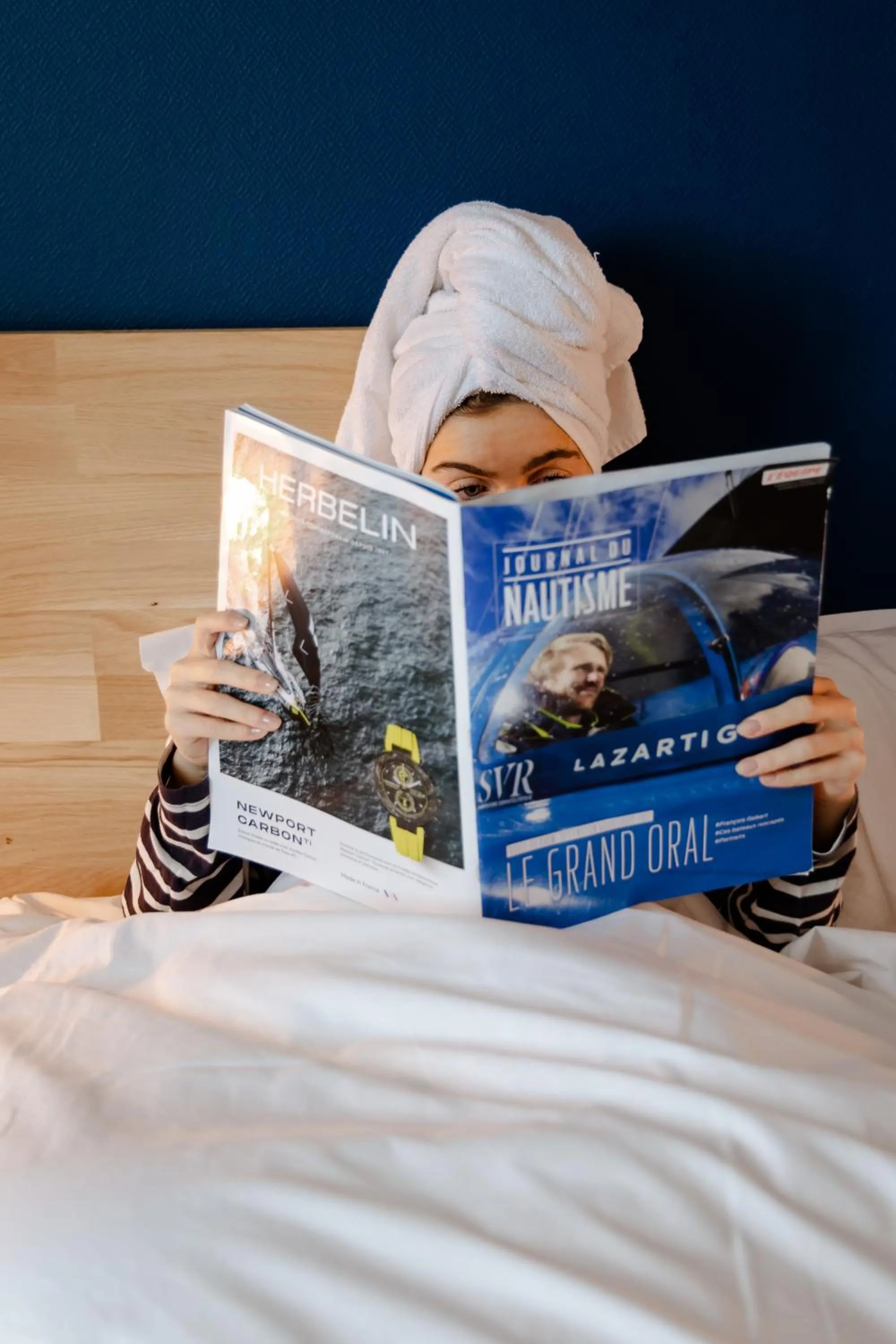 Bed in La Marinière Hôtel Restaurant