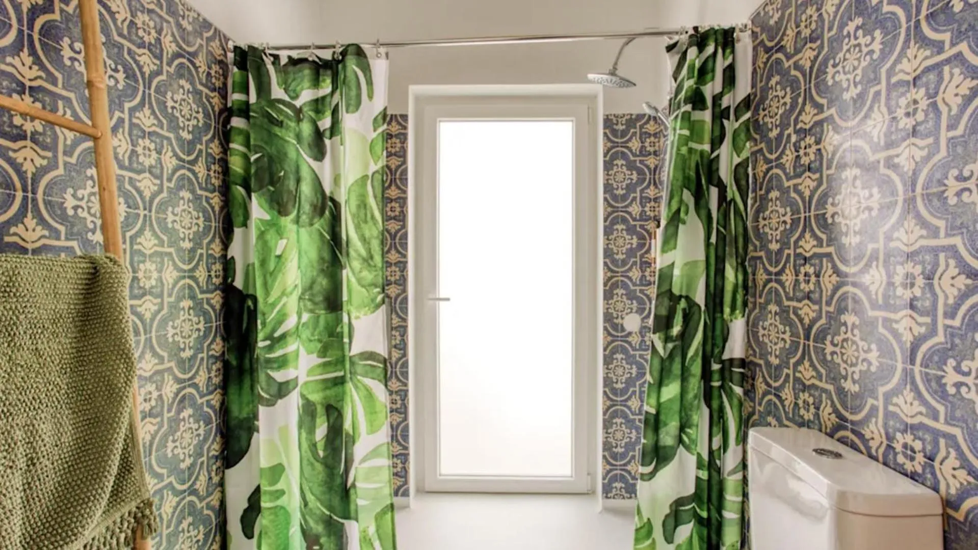 Toilet in Selina Ericeira by IKIGAI Global Hospitality