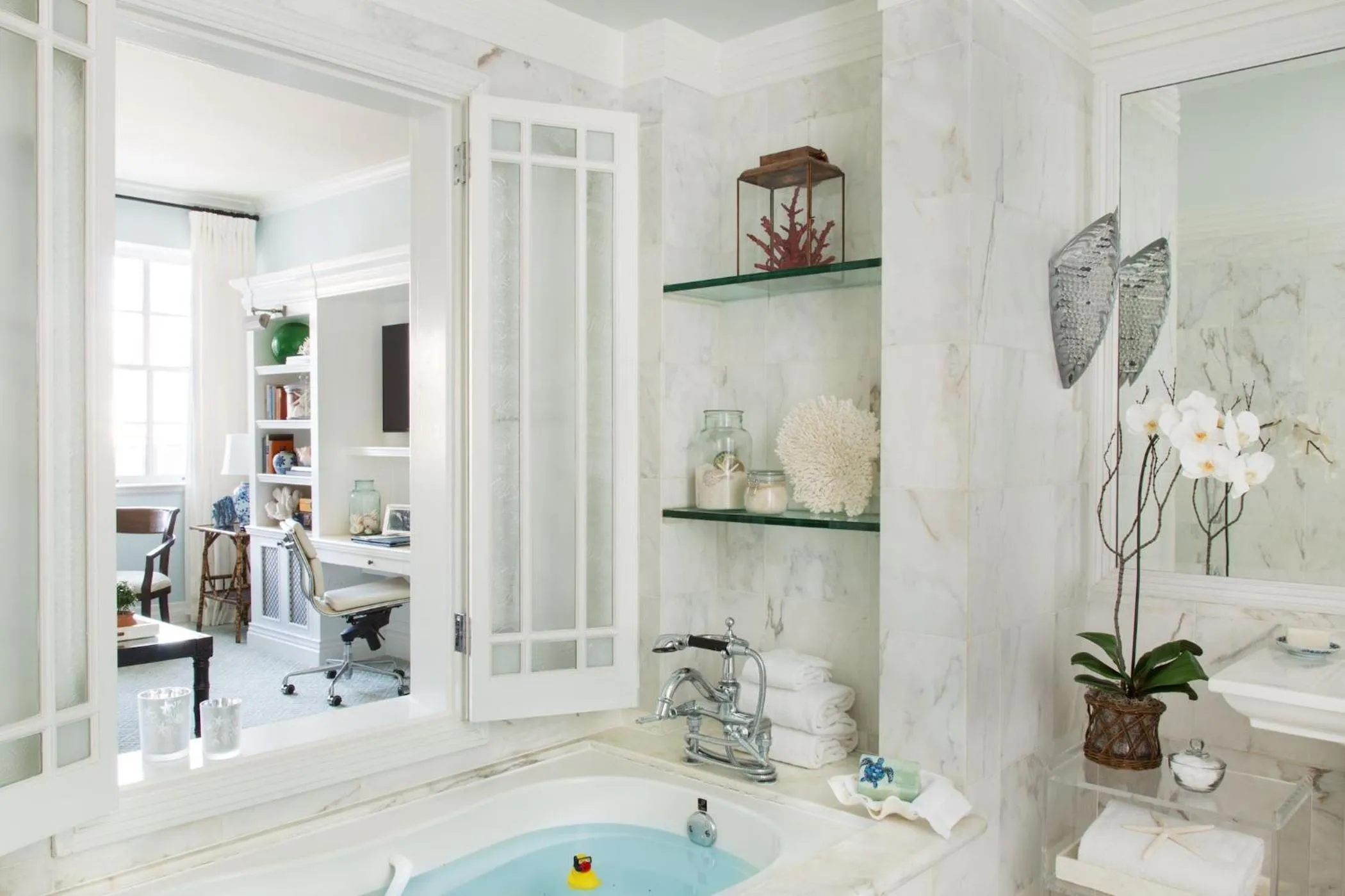 Public Bath in Casa Del Mar