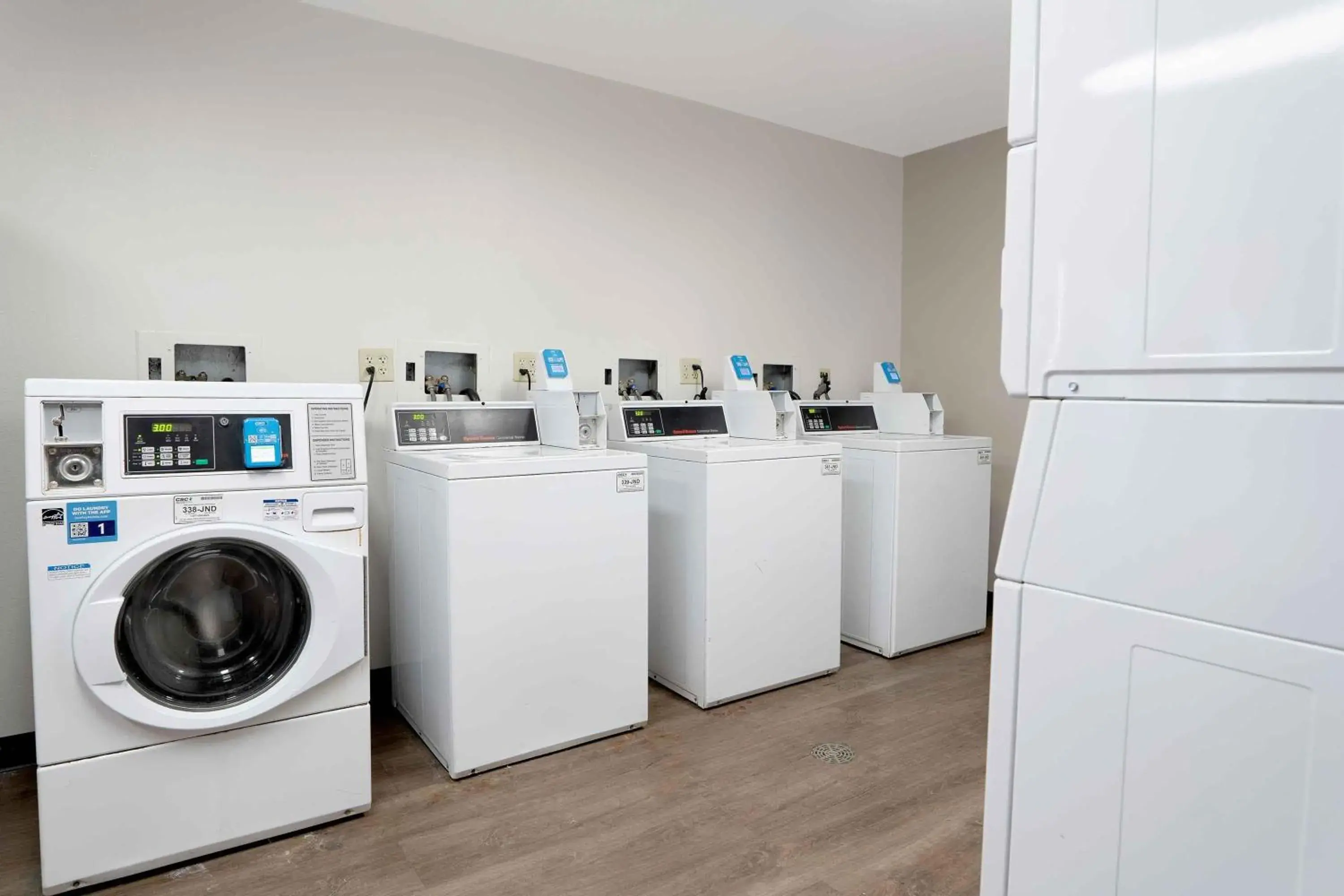 Property building in Extended Stay America Suites - Phoenix - Midtown Property building in Extended Stay America Suites - Phoenix - Midtown