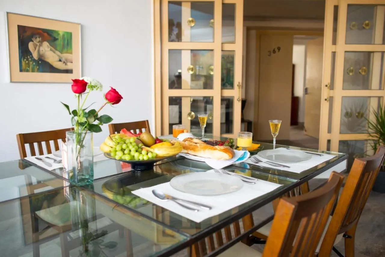 Dining area in Air Lux