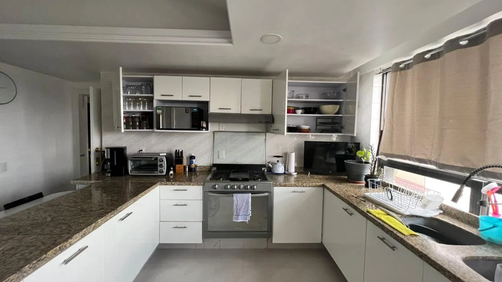 Kitchen or kitchenette in Air Lux