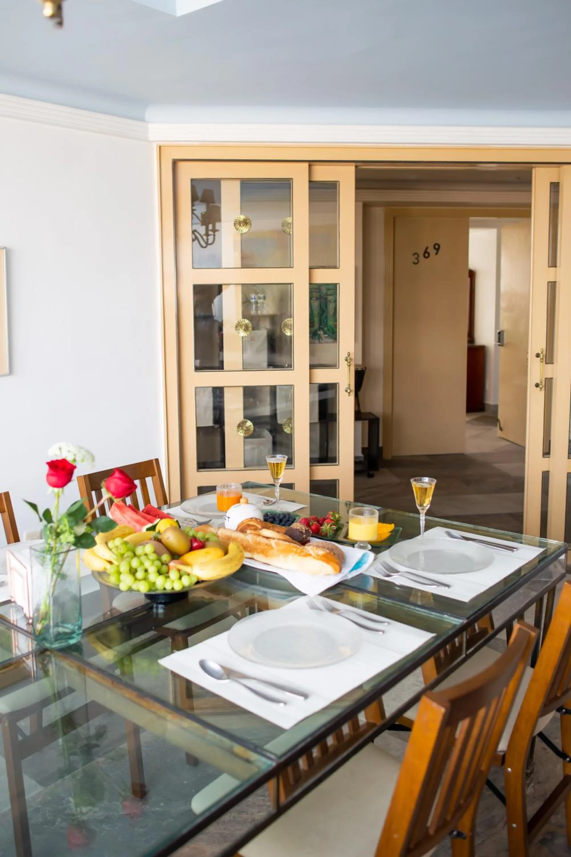 Dining area in Air Lux