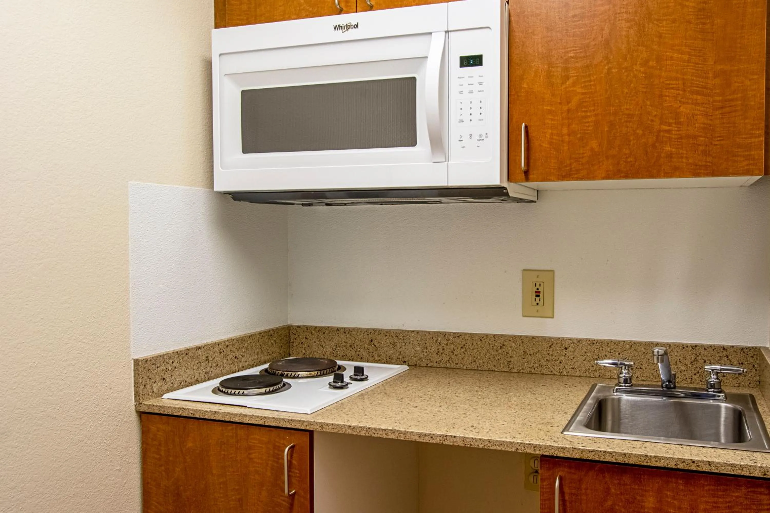 Photo of the whole room in HomeTowne Studios by Red Roof Salem, OR