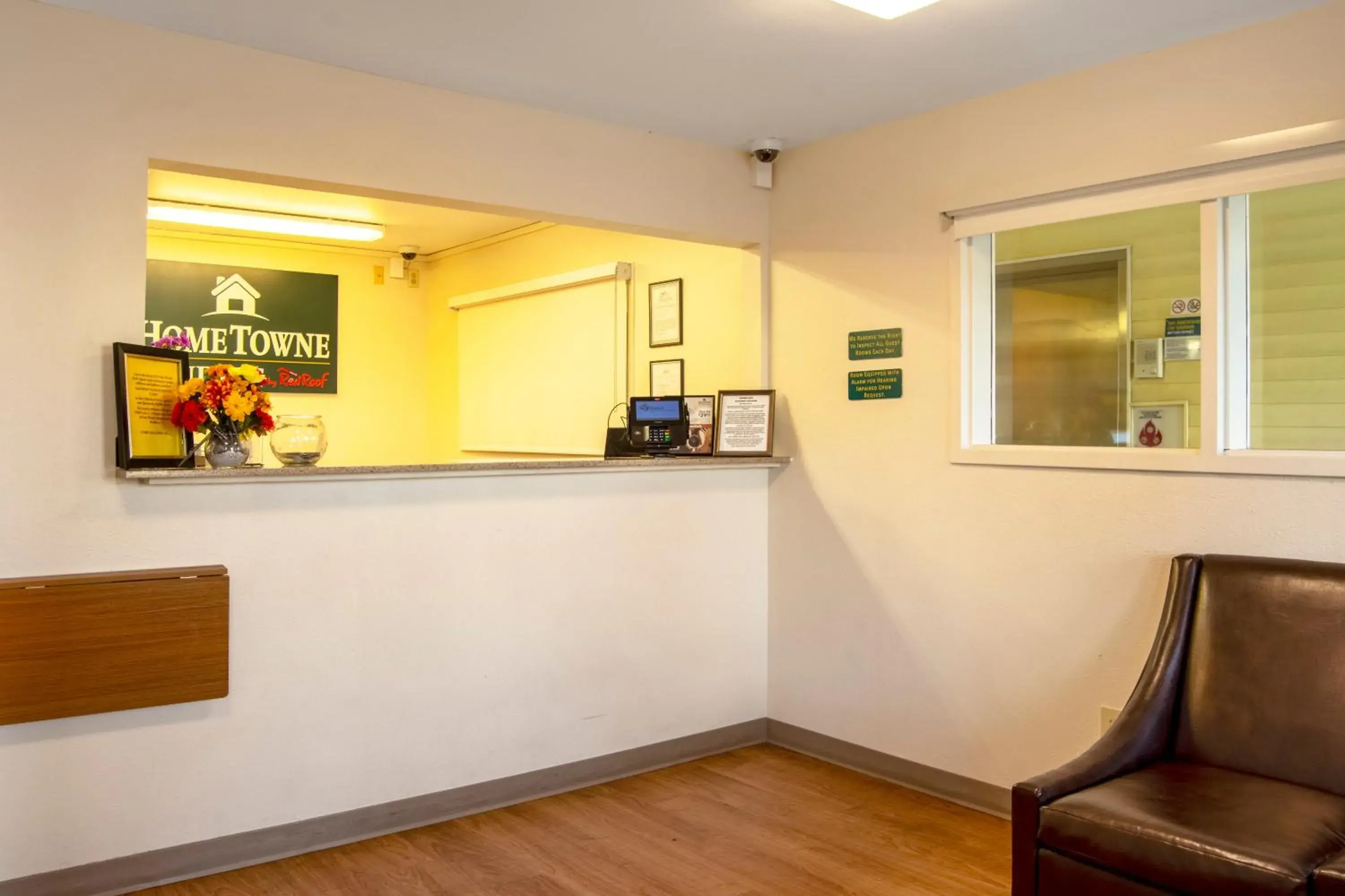 Lobby or reception in HomeTowne Studios by Red Roof Salem, OR Lobby or reception in HomeTowne Studios by Red Roof Salem, OR