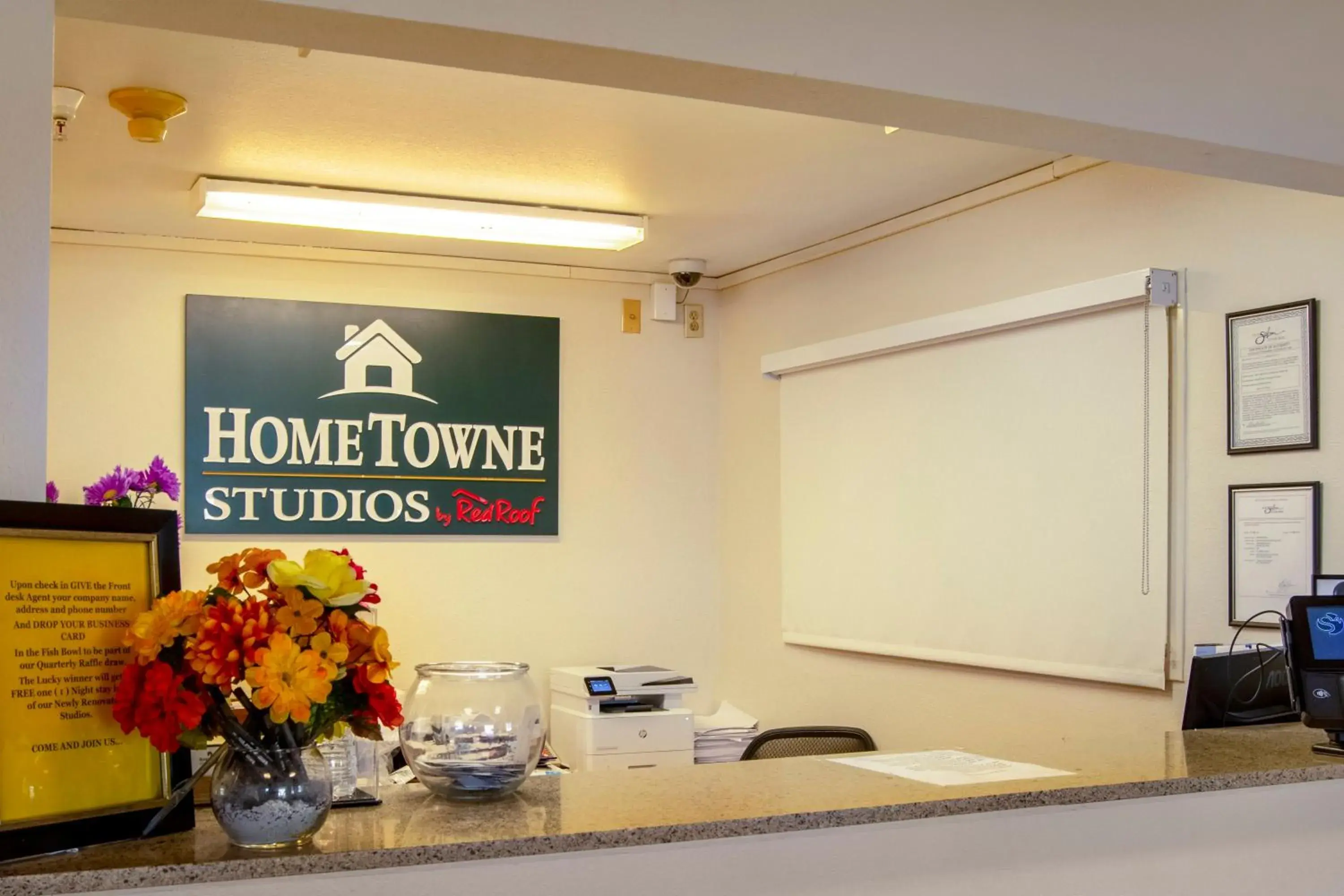 Lobby or reception in HomeTowne Studios by Red Roof Salem, OR Lobby or reception in HomeTowne Studios by Red Roof Salem, OR