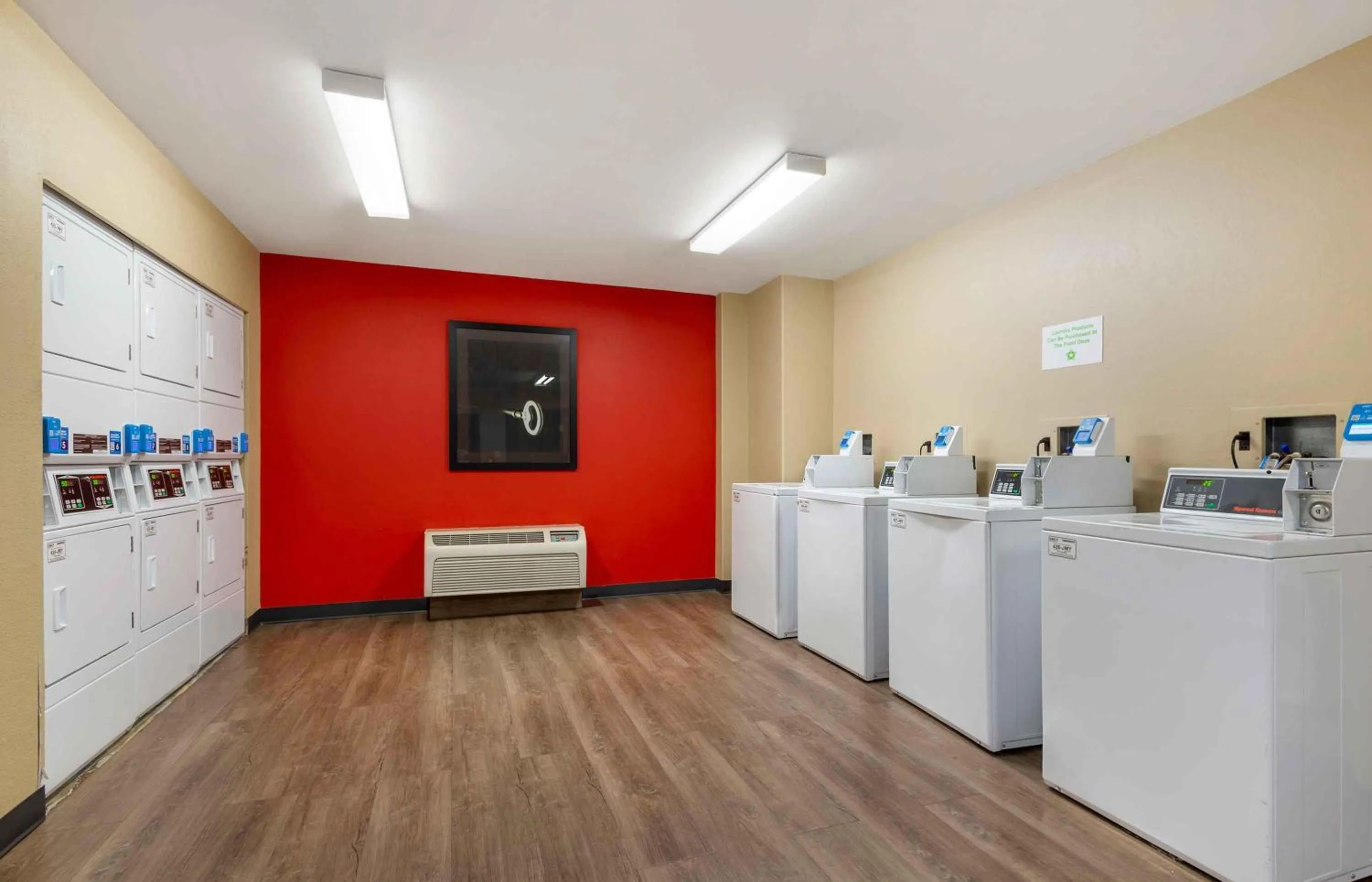 Property building in Extended Stay America Suites - Philadelphia - Plymouth Meeting - East