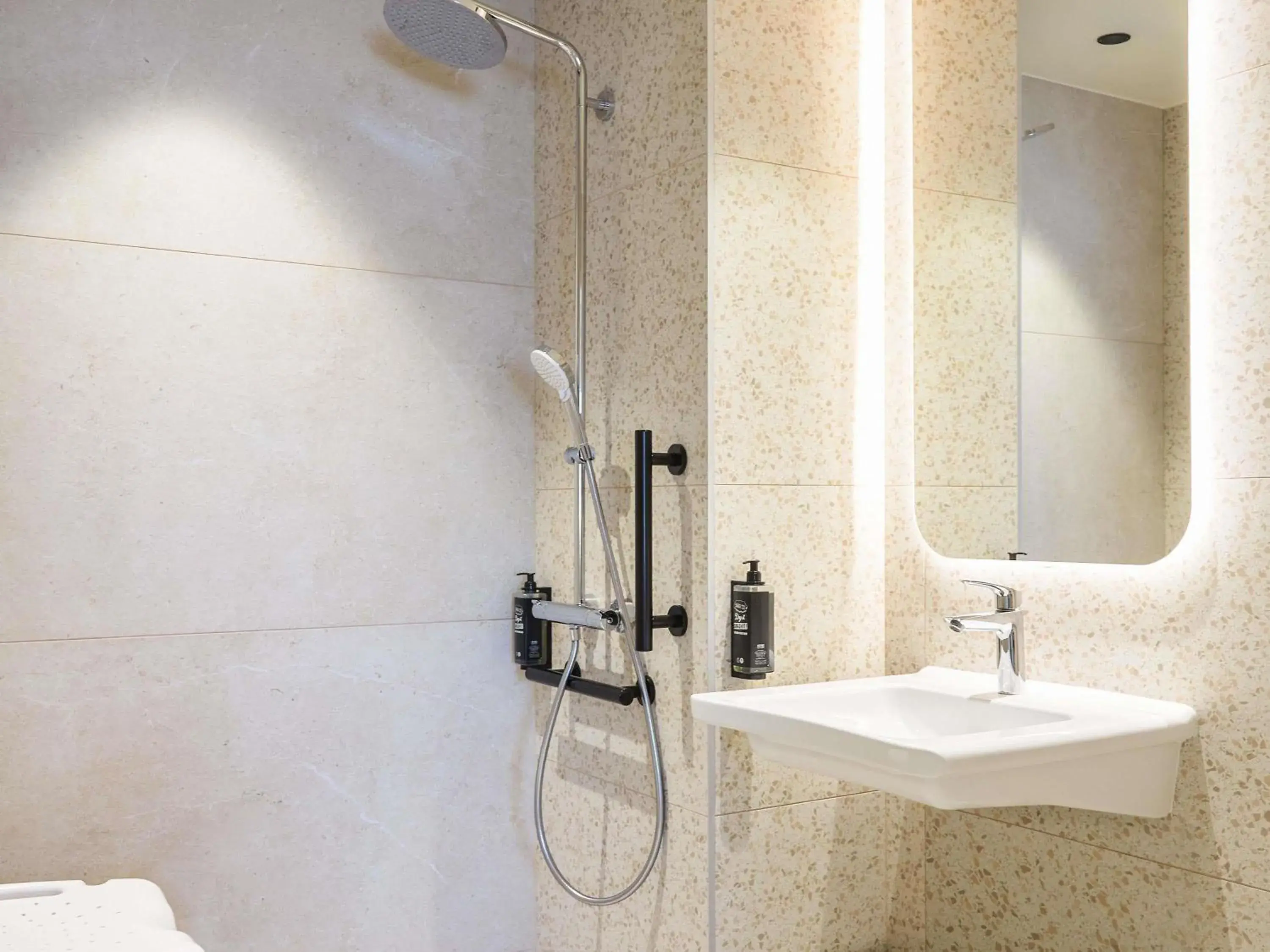 Bedroom in ibis Styles Marseille Palais des Congrès Vélodrome Bedroom in ibis Styles Marseille Palais des Congrès Vélodrome