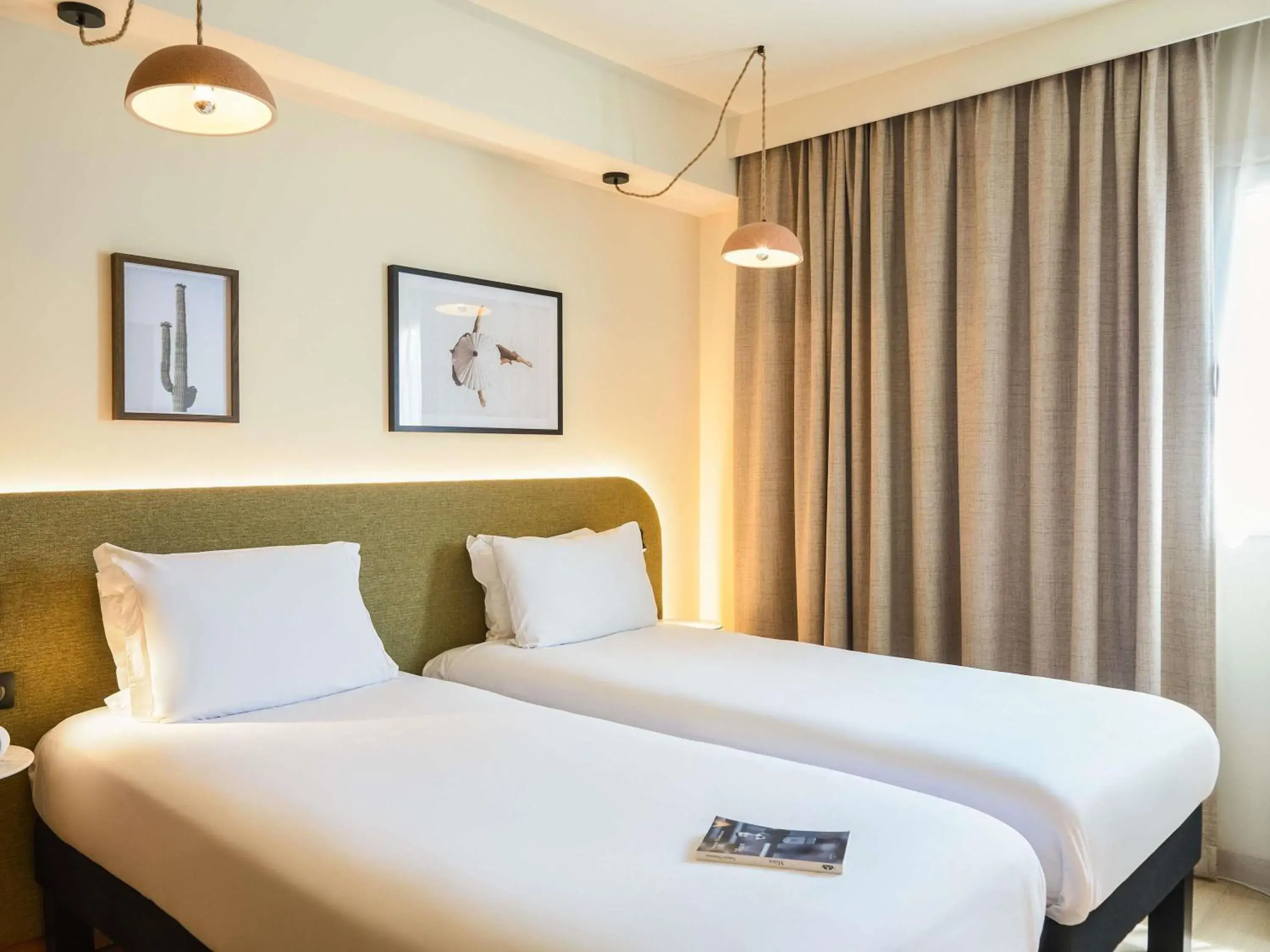 Bedroom, Bed in ibis Styles Marseille Palais des Congrès Vélodrome Bedroom, Bed in ibis Styles Marseille Palais des Congrès Vélodrome