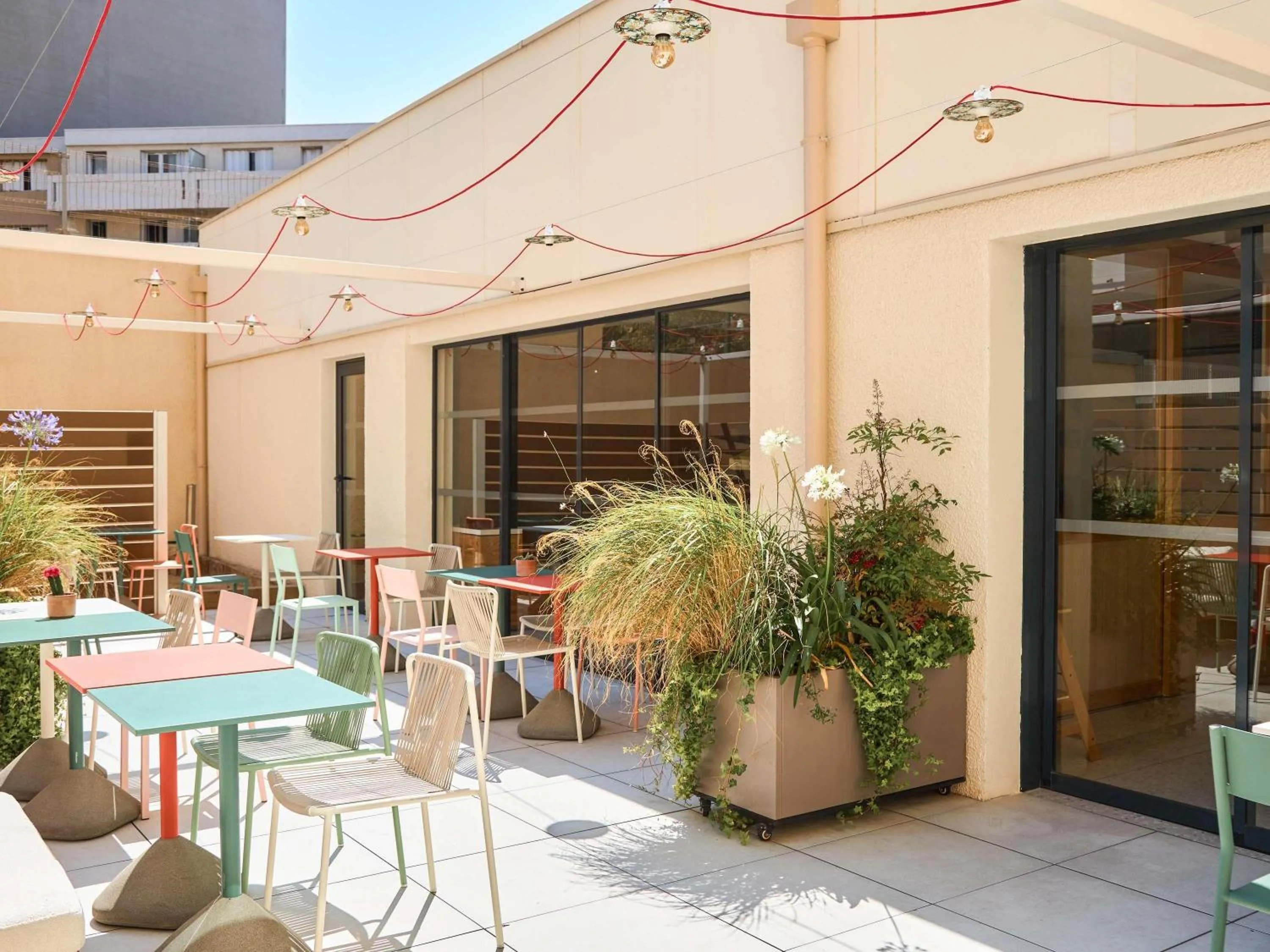 Restaurant/places to eat in ibis Styles Marseille Palais des Congrès Vélodrome