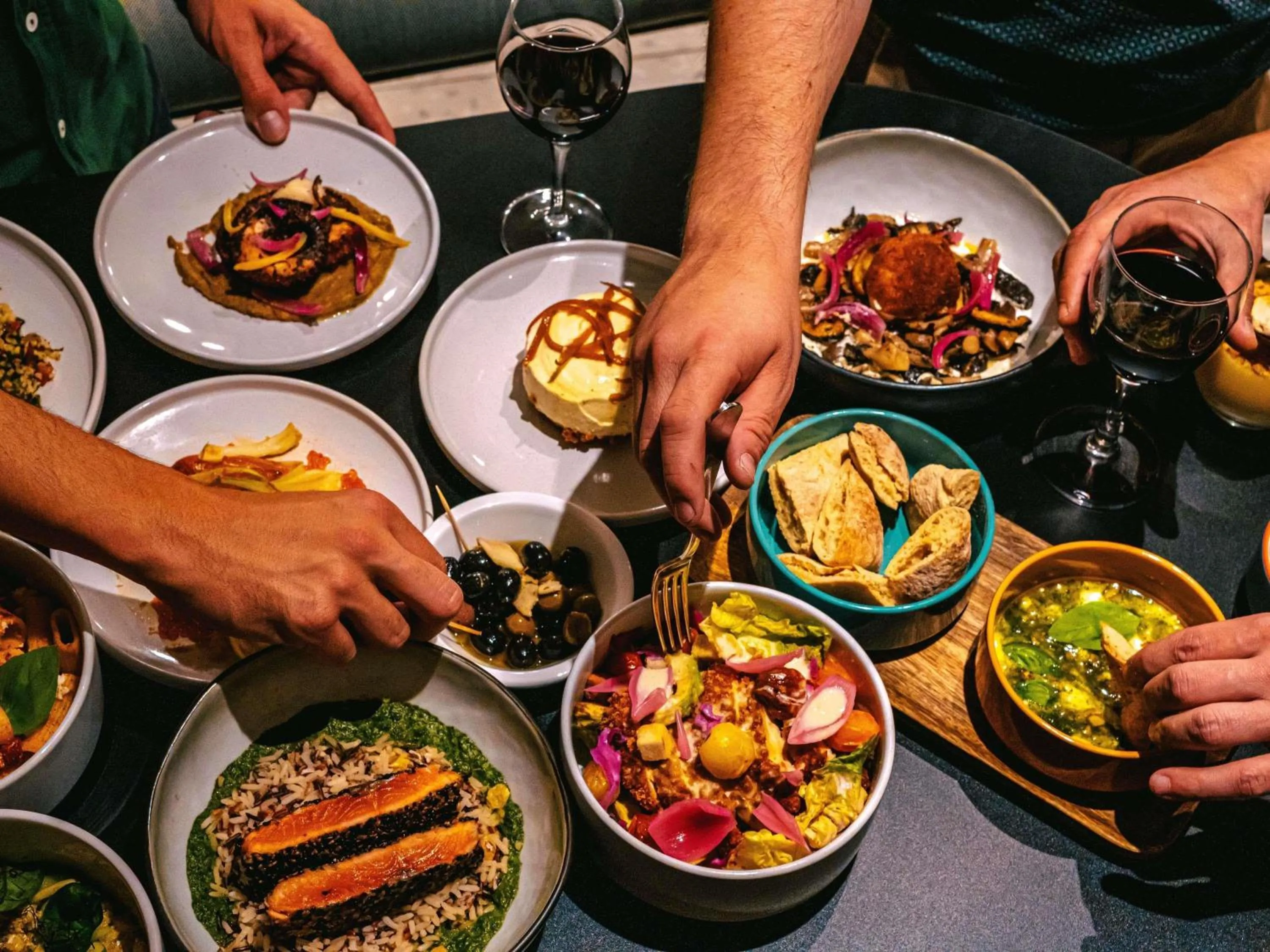 Restaurant/places to eat in ibis Styles Marseille Palais des Congrès Vélodrome