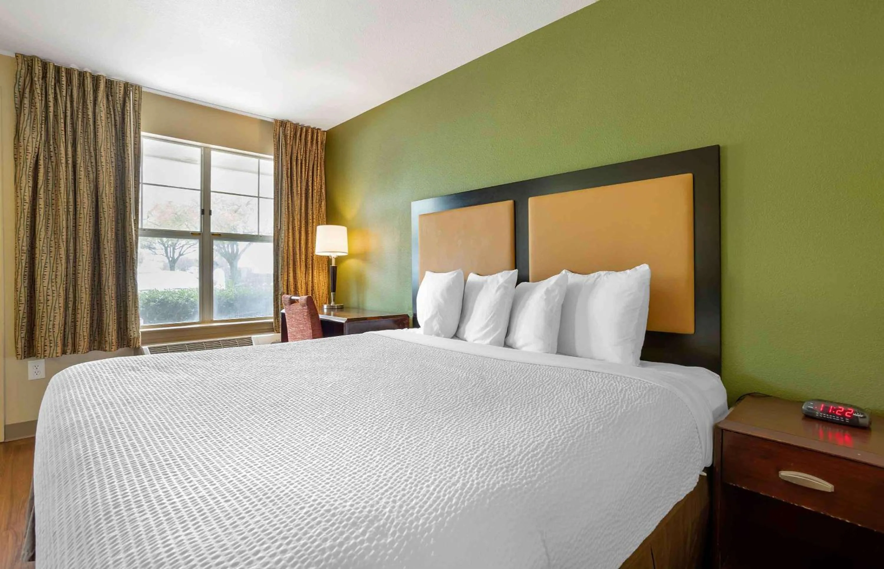 Bedroom in Extended Stay America Suites - Phoenix - Chandler - E Chandler Blvd