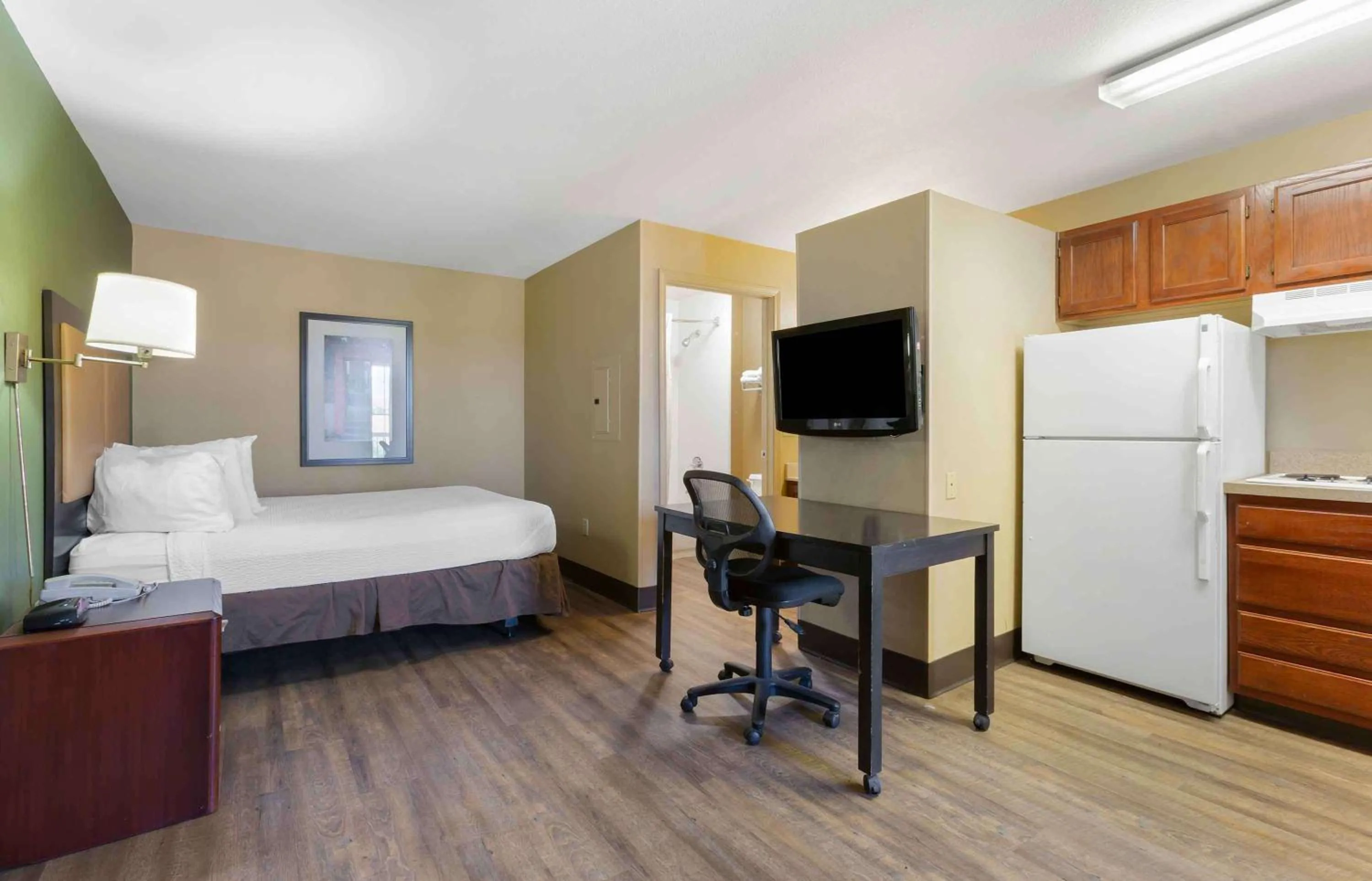 Bedroom in Extended Stay America Suites - Phoenix - Chandler - E Chandler Blvd