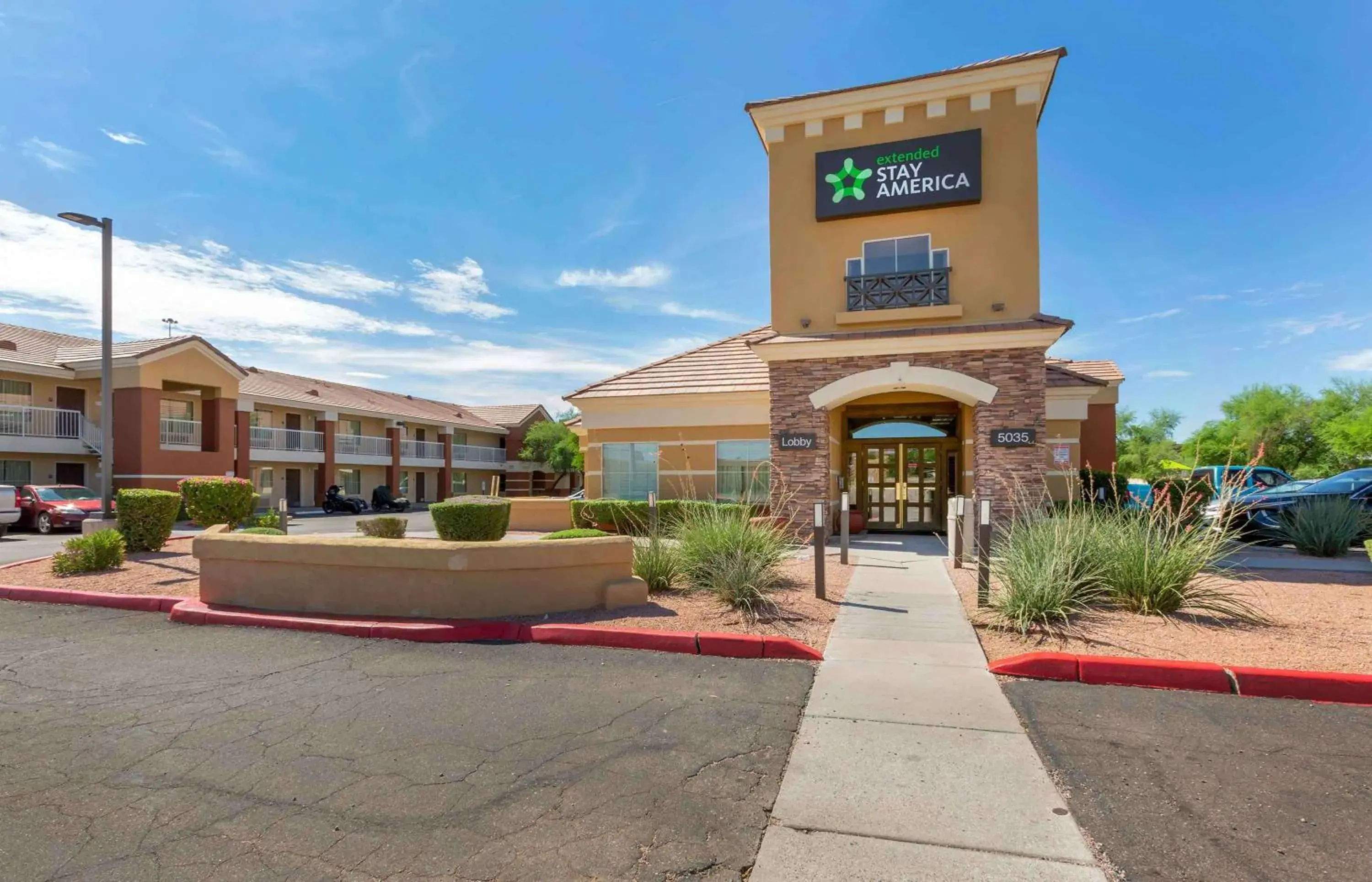 Property building in Extended Stay America Suites - Phoenix - Chandler - E Chandler Blvd Property building in Extended Stay America Suites - Phoenix - Chandler - E Chandler Blvd
