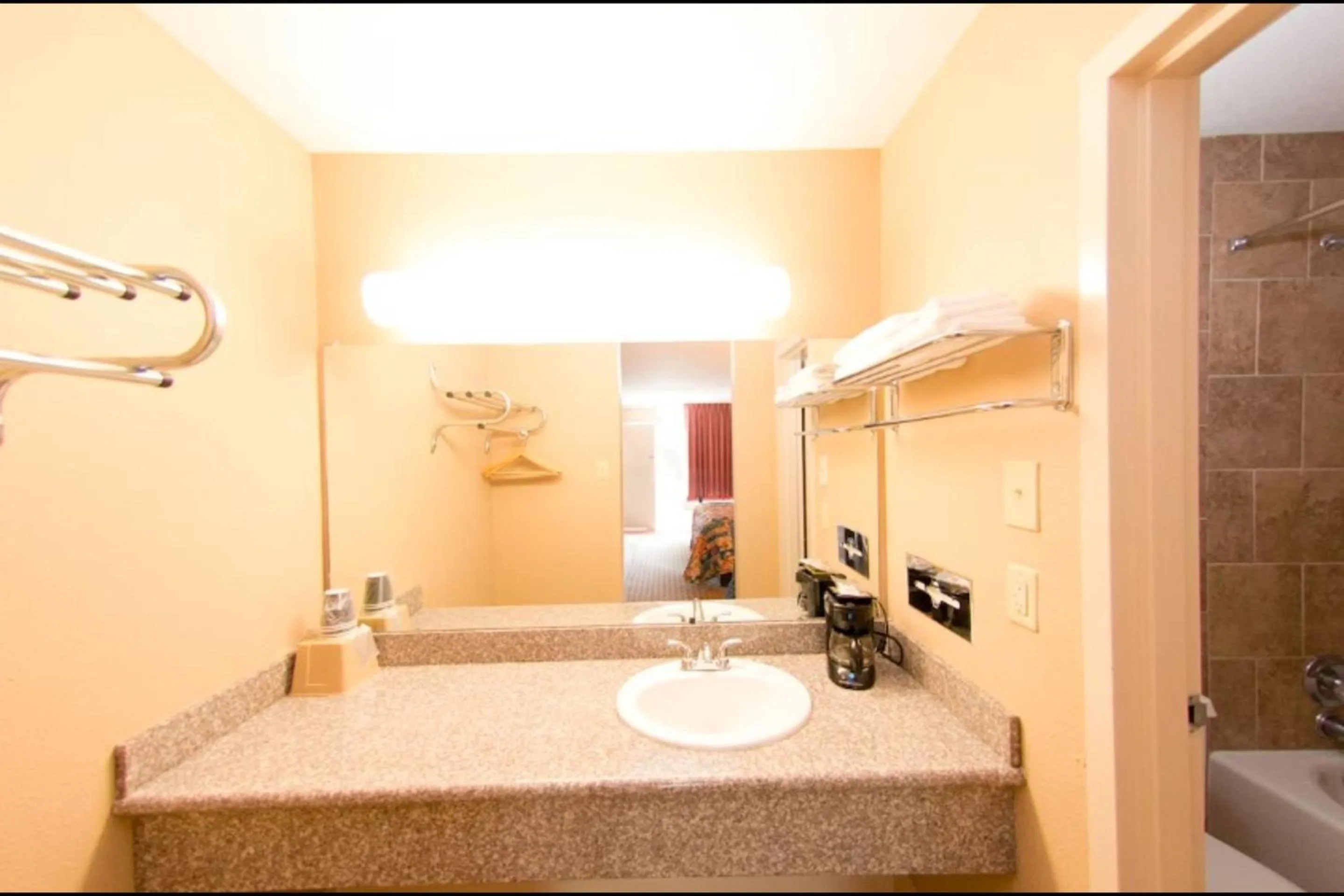 Bathroom in Audubon Inn Port Allen I-10