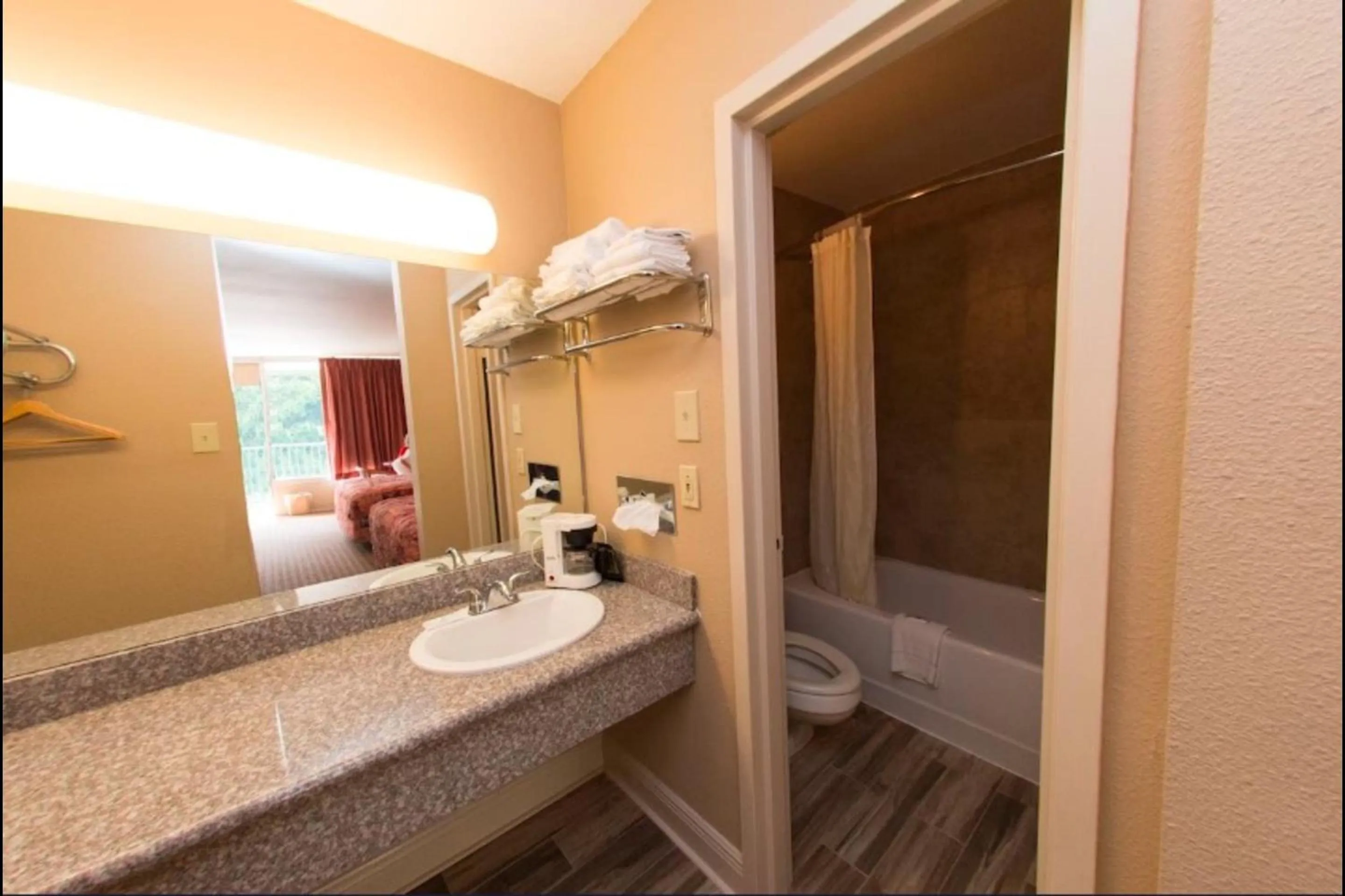 Bathroom in Audubon Inn Port Allen I-10